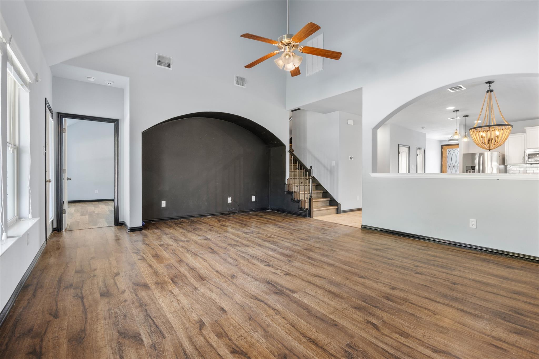 529 Oyster Crk, Buda, TX 78610