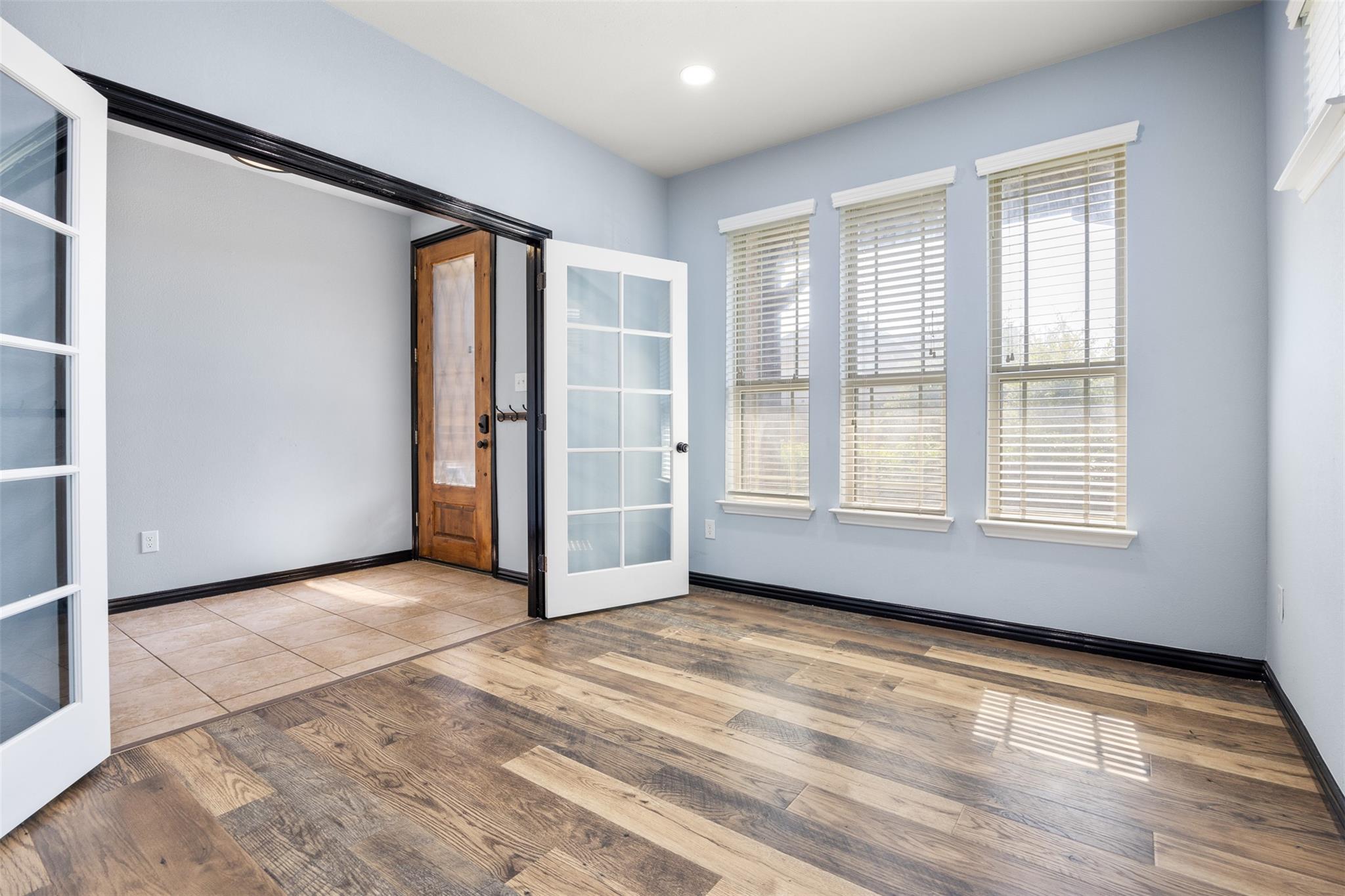 529 Oyster Crk, Buda, TX 78610