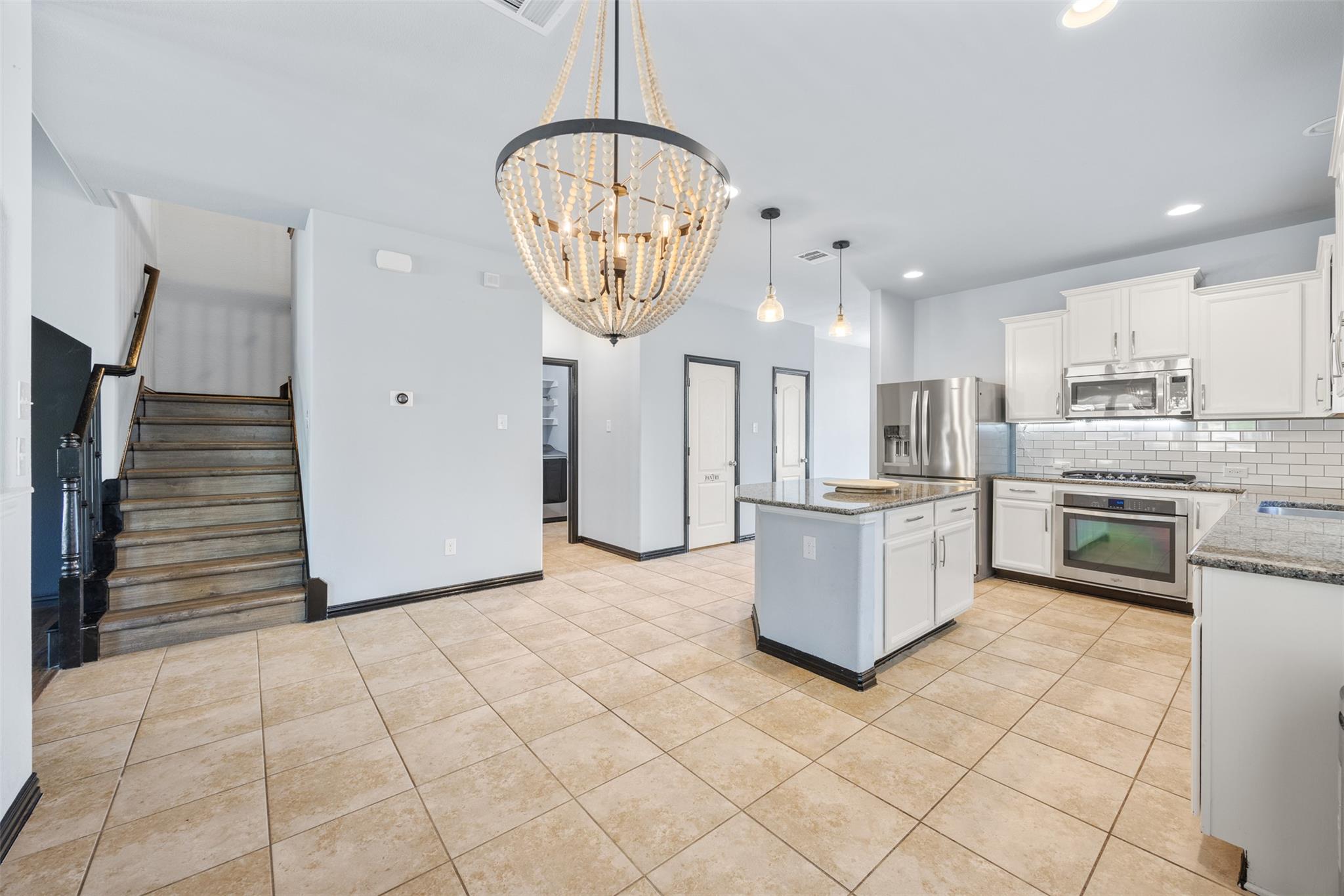 529 Oyster Crk, Buda, TX 78610