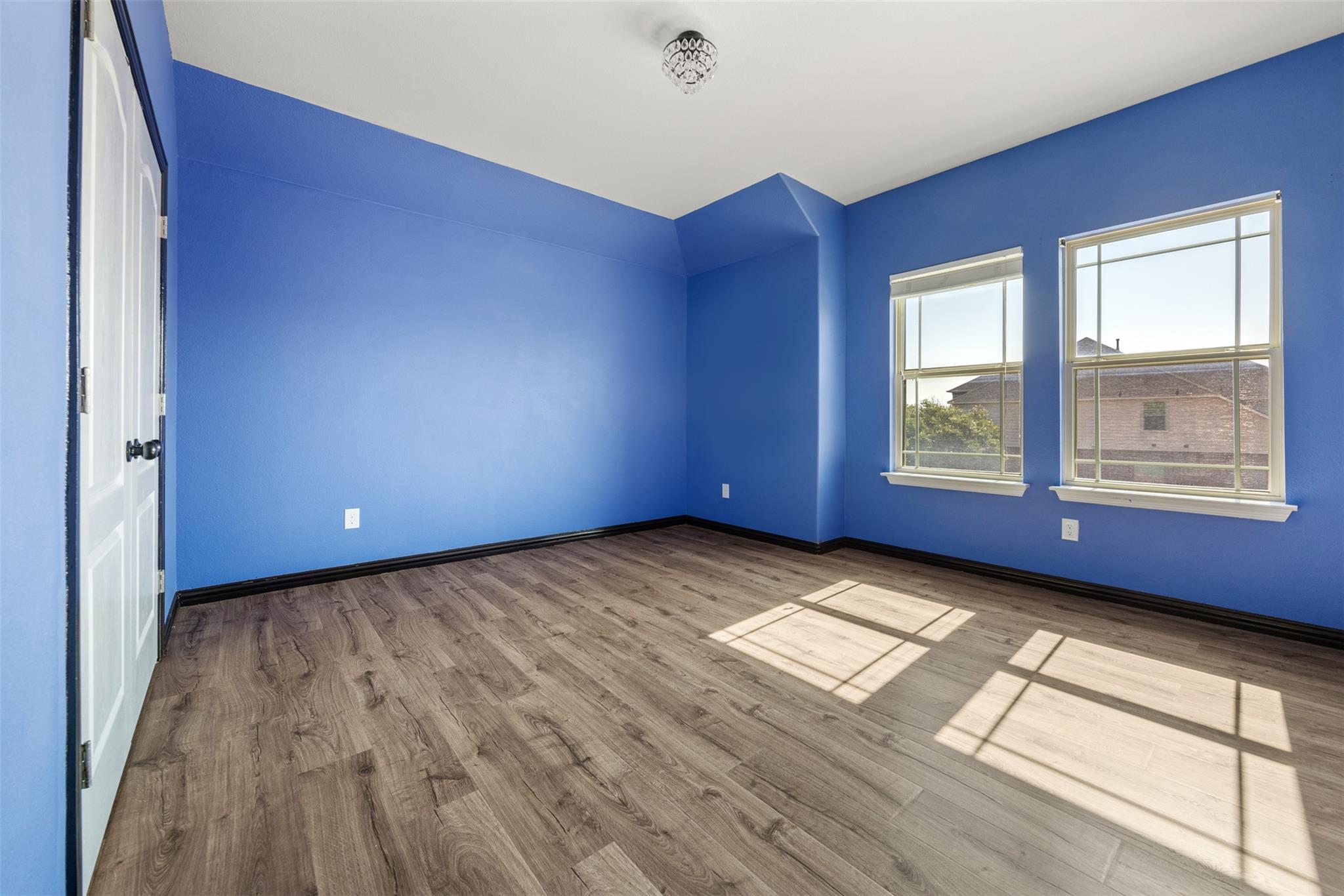 529 Oyster Crk, Buda, TX 78610