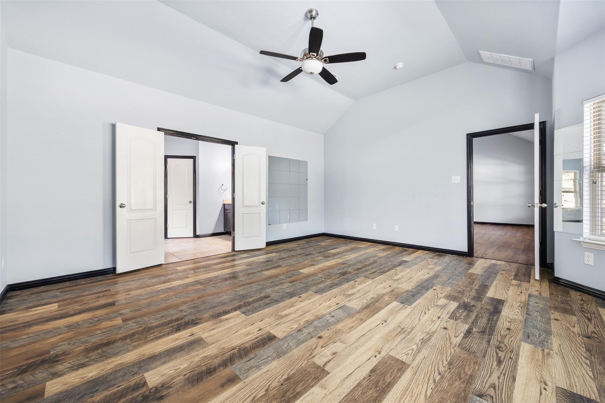 529 Oyster Crk, Buda, TX 78610