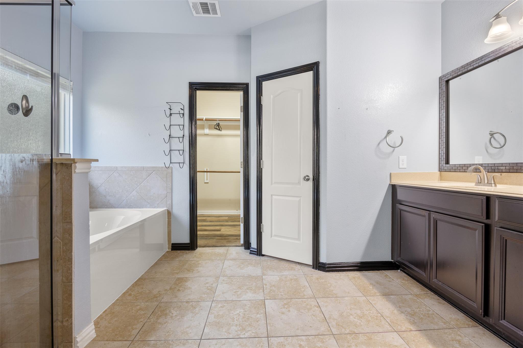 529 Oyster Crk, Buda, TX 78610