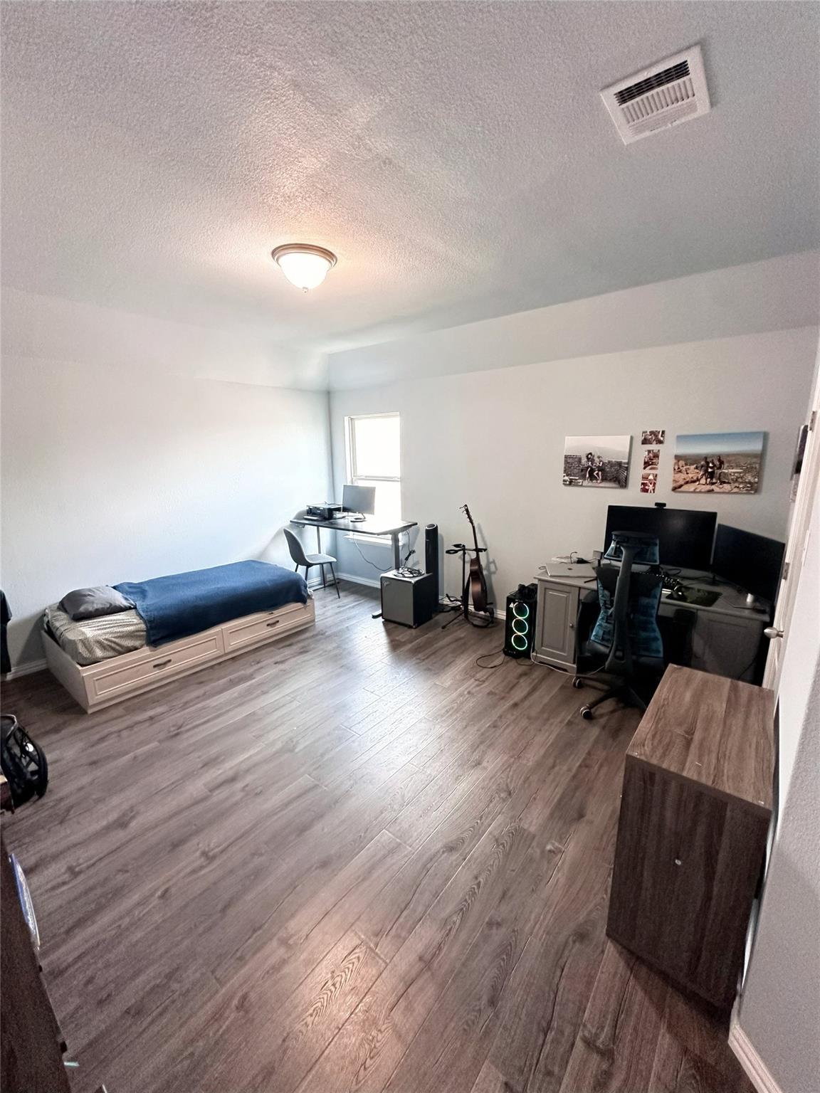 529 Oyster Crk, Buda, TX 78610