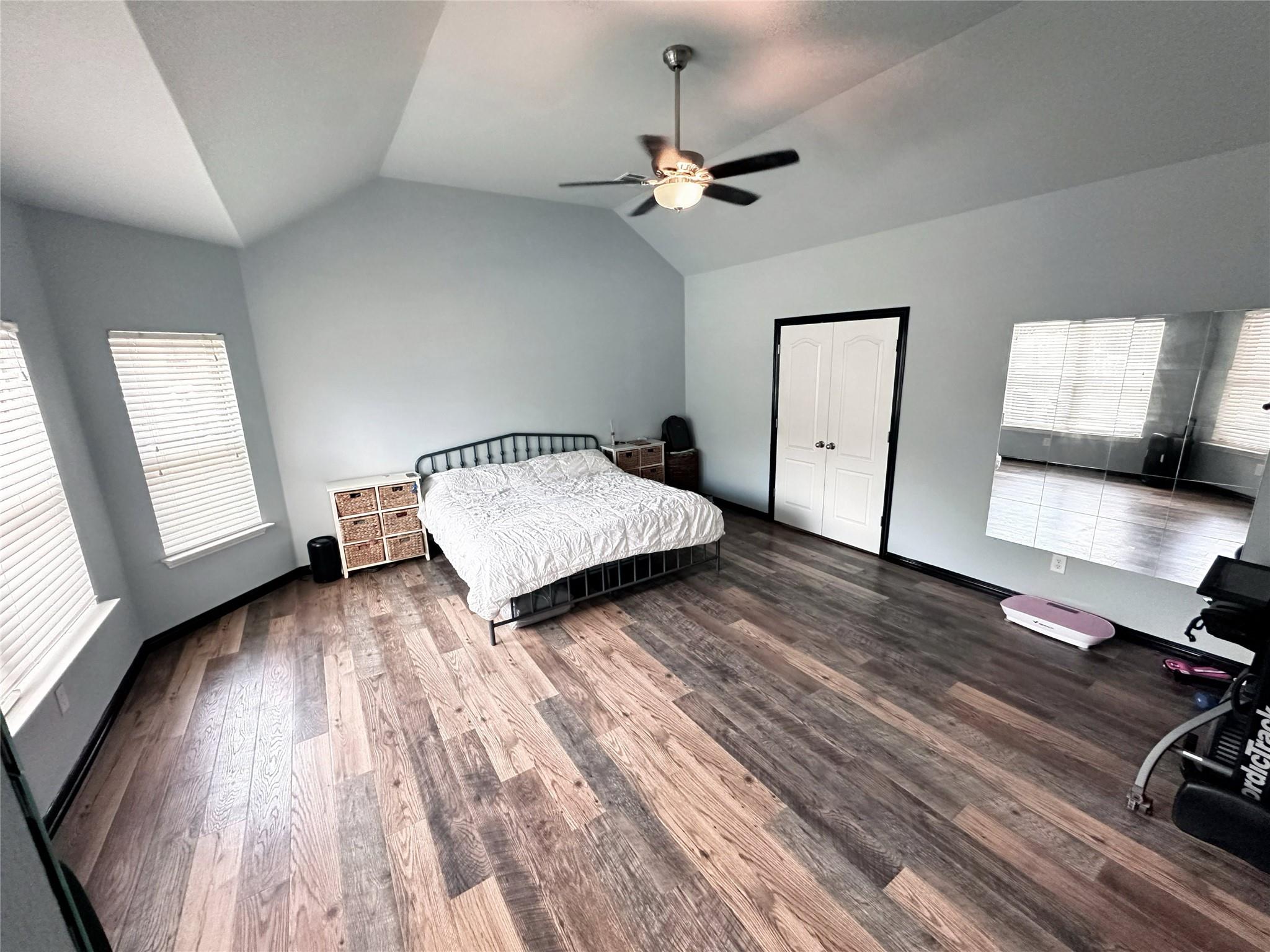 529 Oyster Crk, Buda, TX 78610