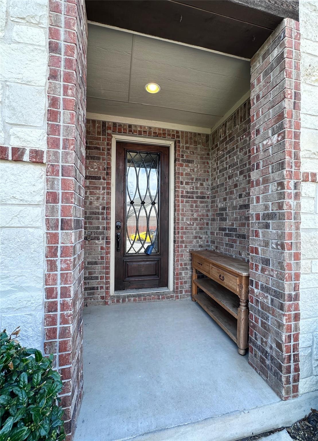 529 Oyster Crk, Buda, TX 78610