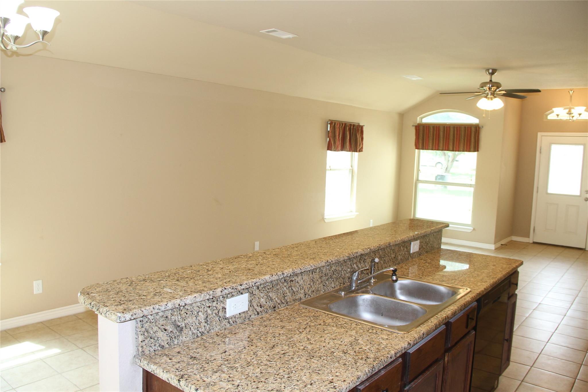 121 Bluebonnet Dr, Early, TX 76802