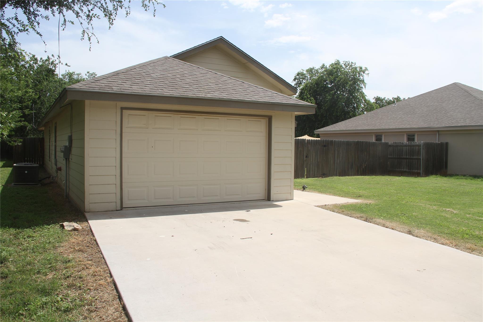 121 Bluebonnet Dr, Early, TX 76802