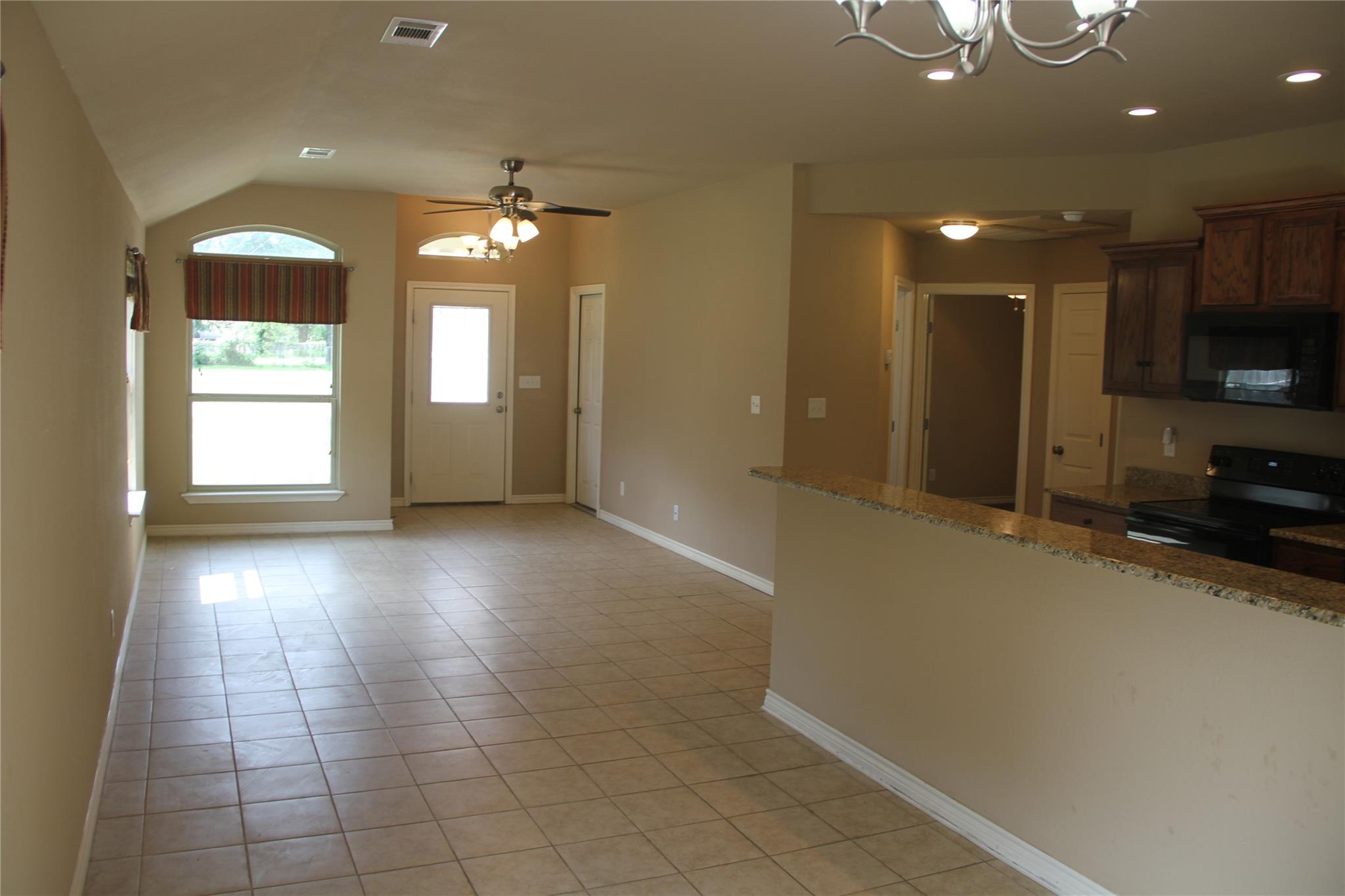 121 Bluebonnet Dr, Early, TX 76802