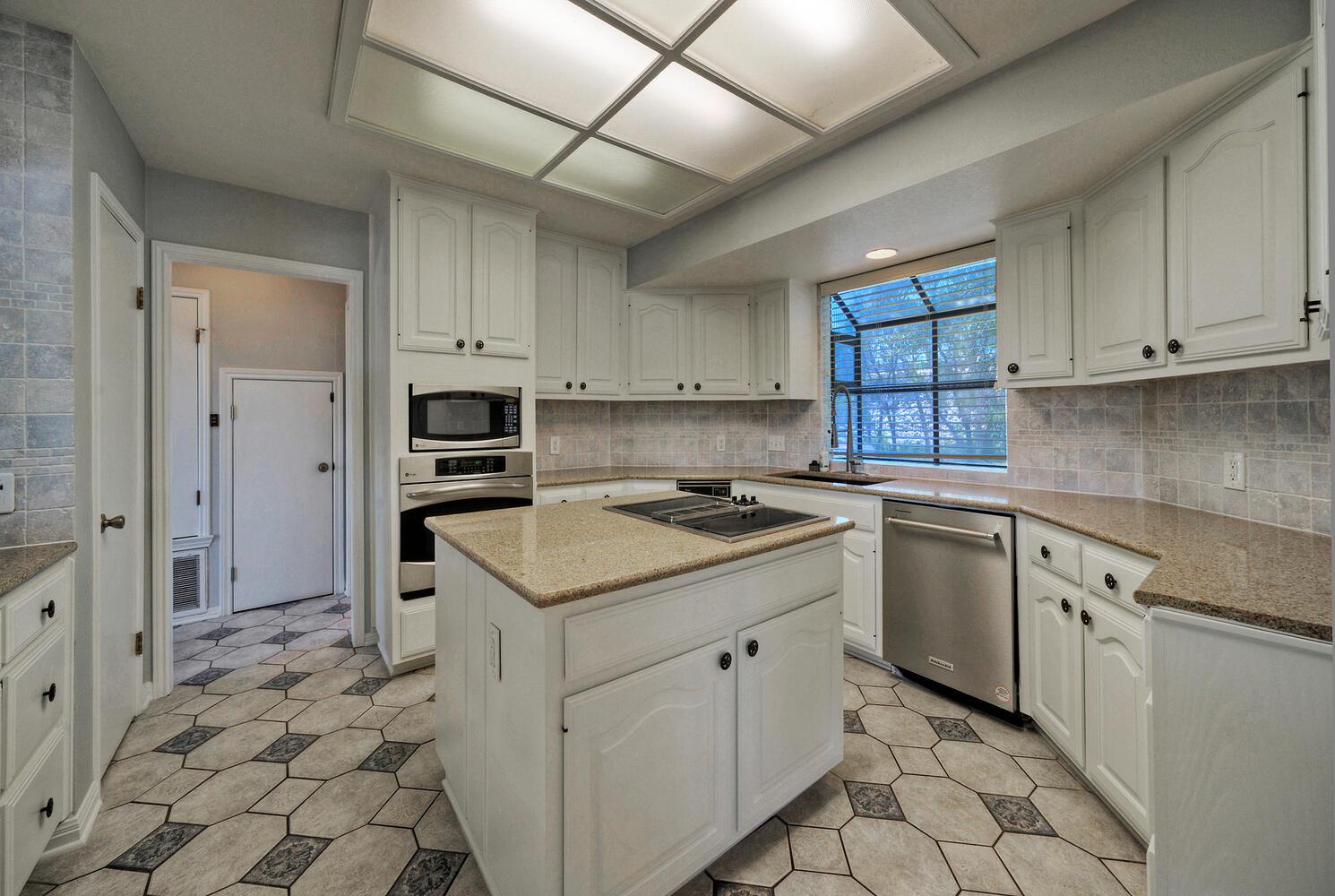 13111 Mansfield Dr, Austin, TX 78732