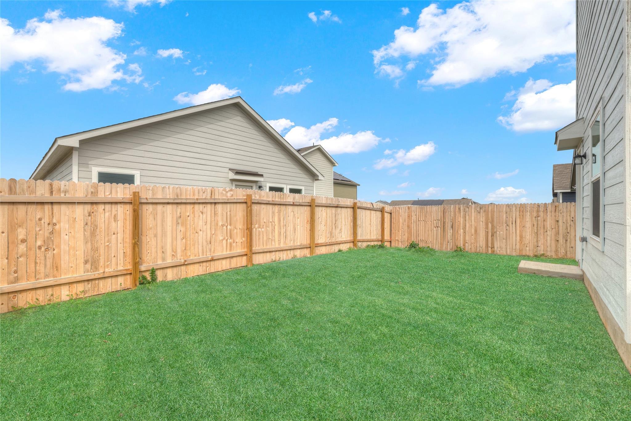231 Gabbro Gdns, Maxwell, TX 78656