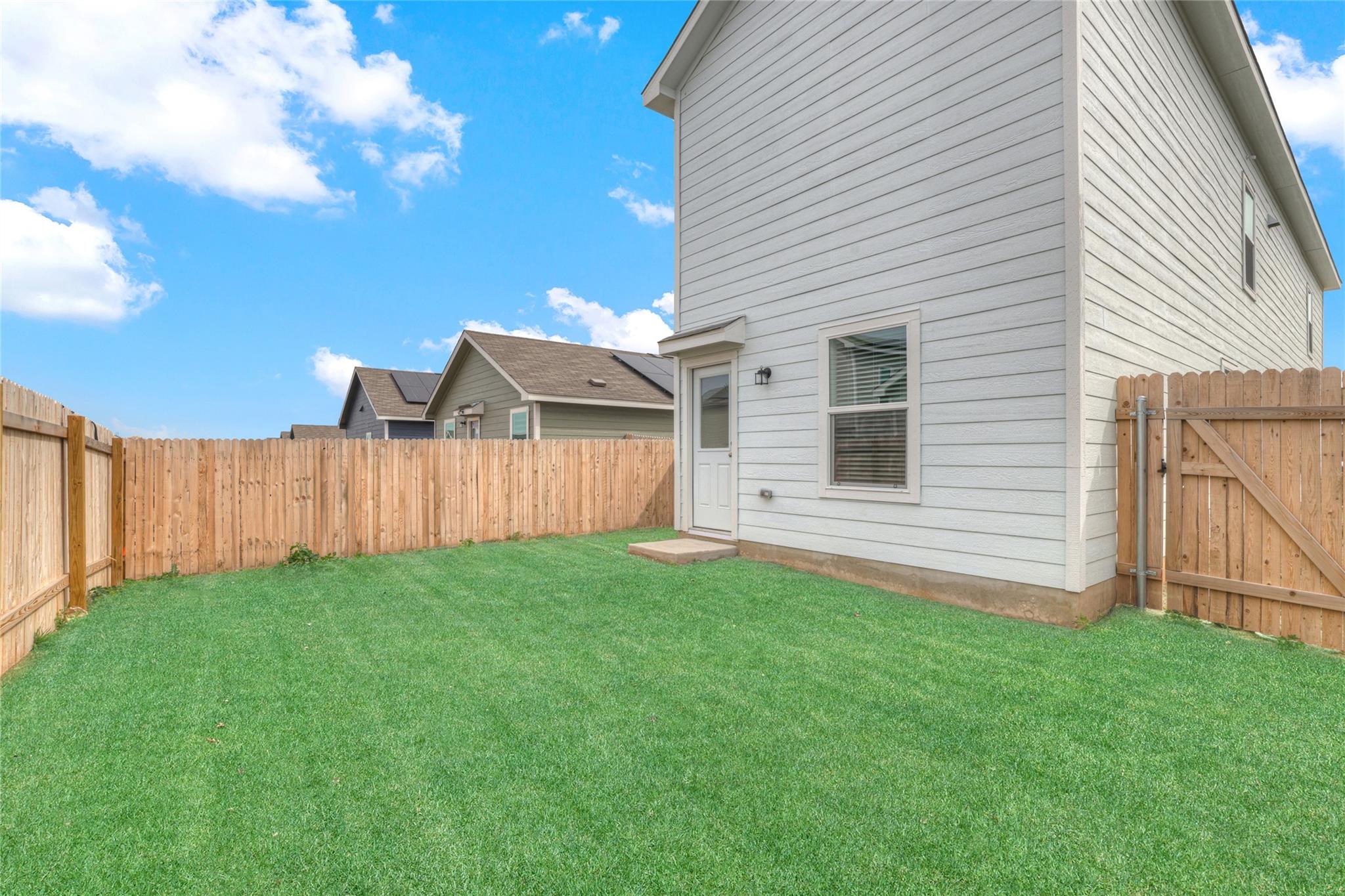 231 Gabbro Gdns, Maxwell, TX 78656
