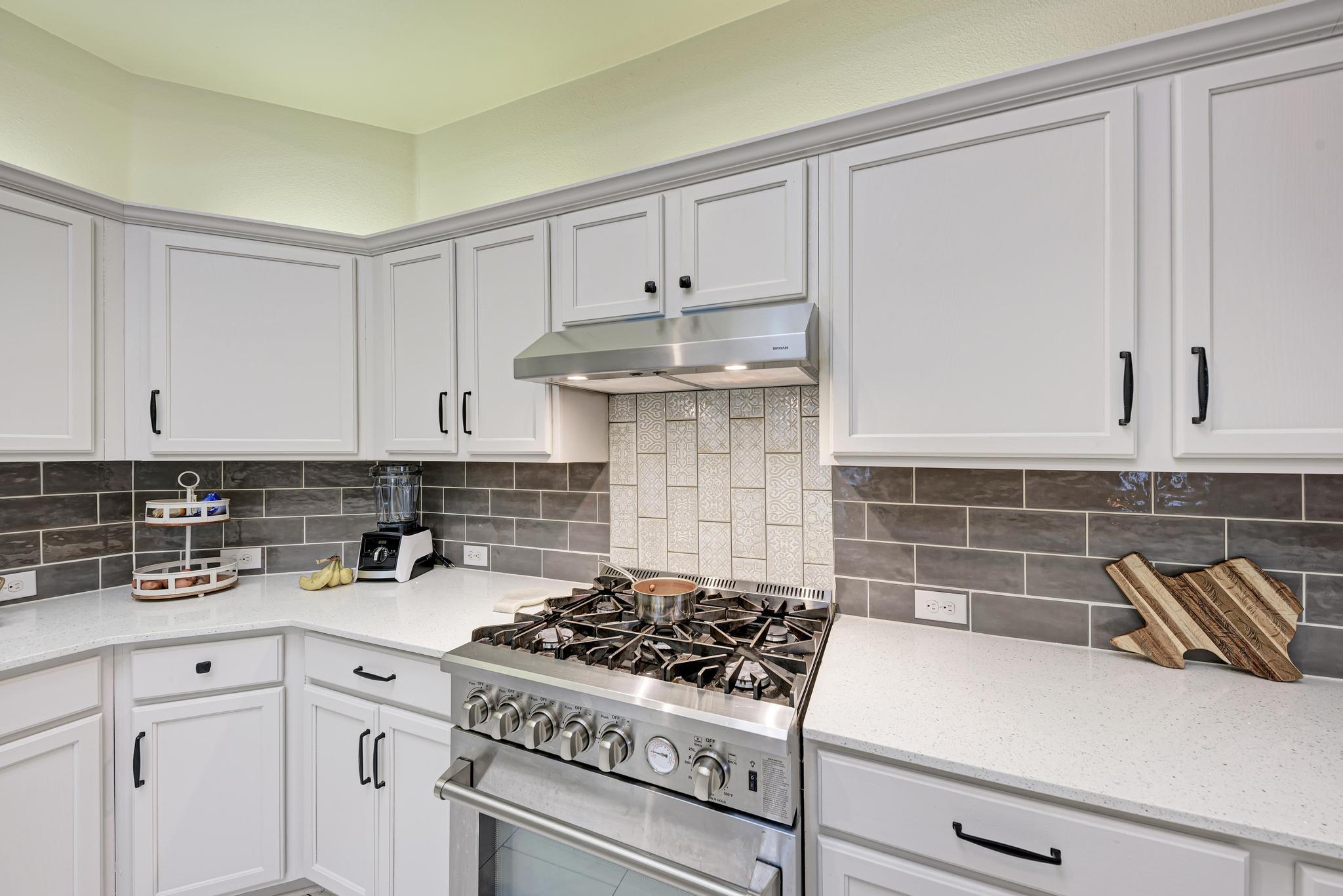 500 Olympic Dr, Pflugerville, TX 78660