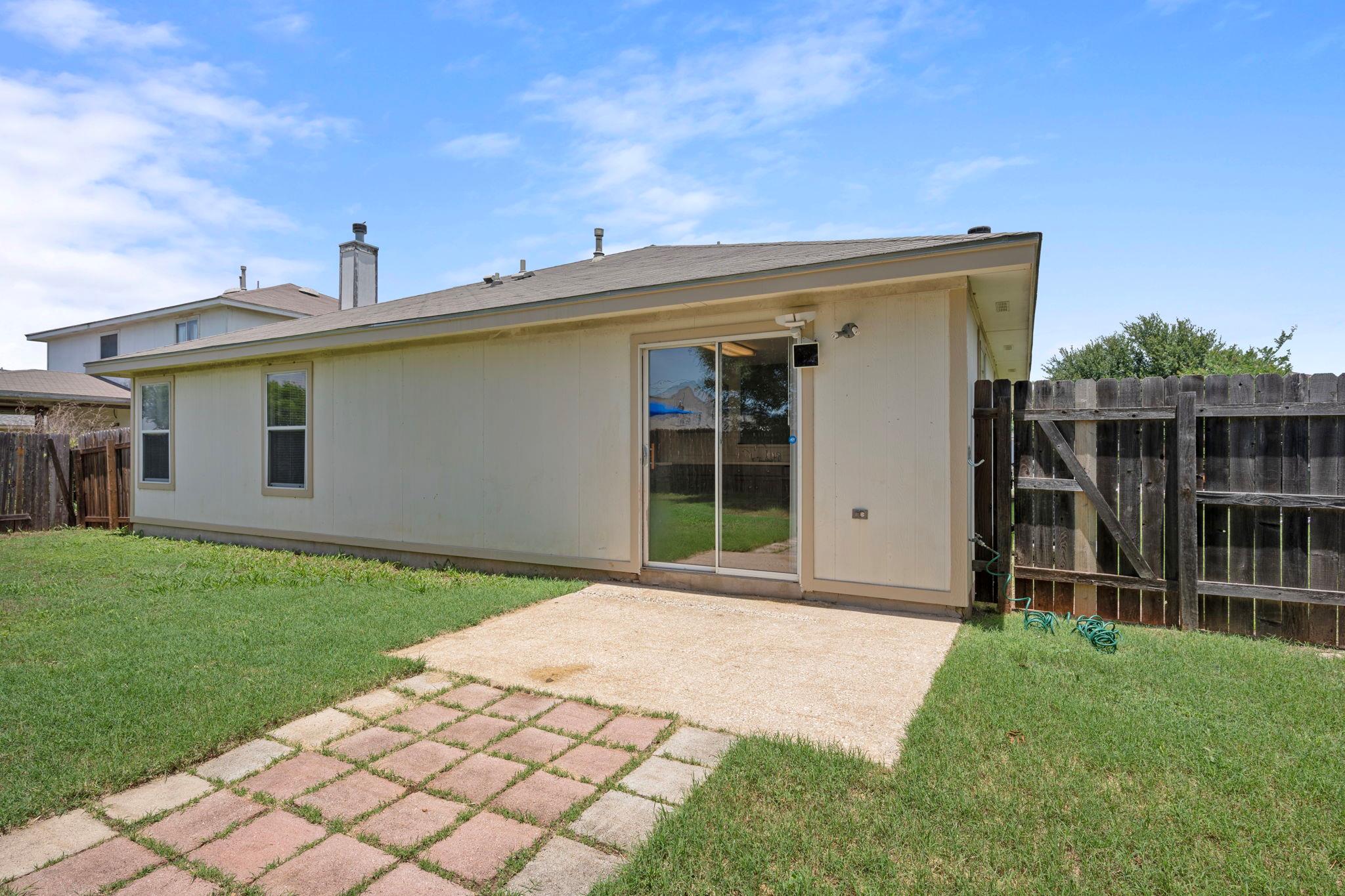 707 Eaglecreek Dr, Leander, TX 78641