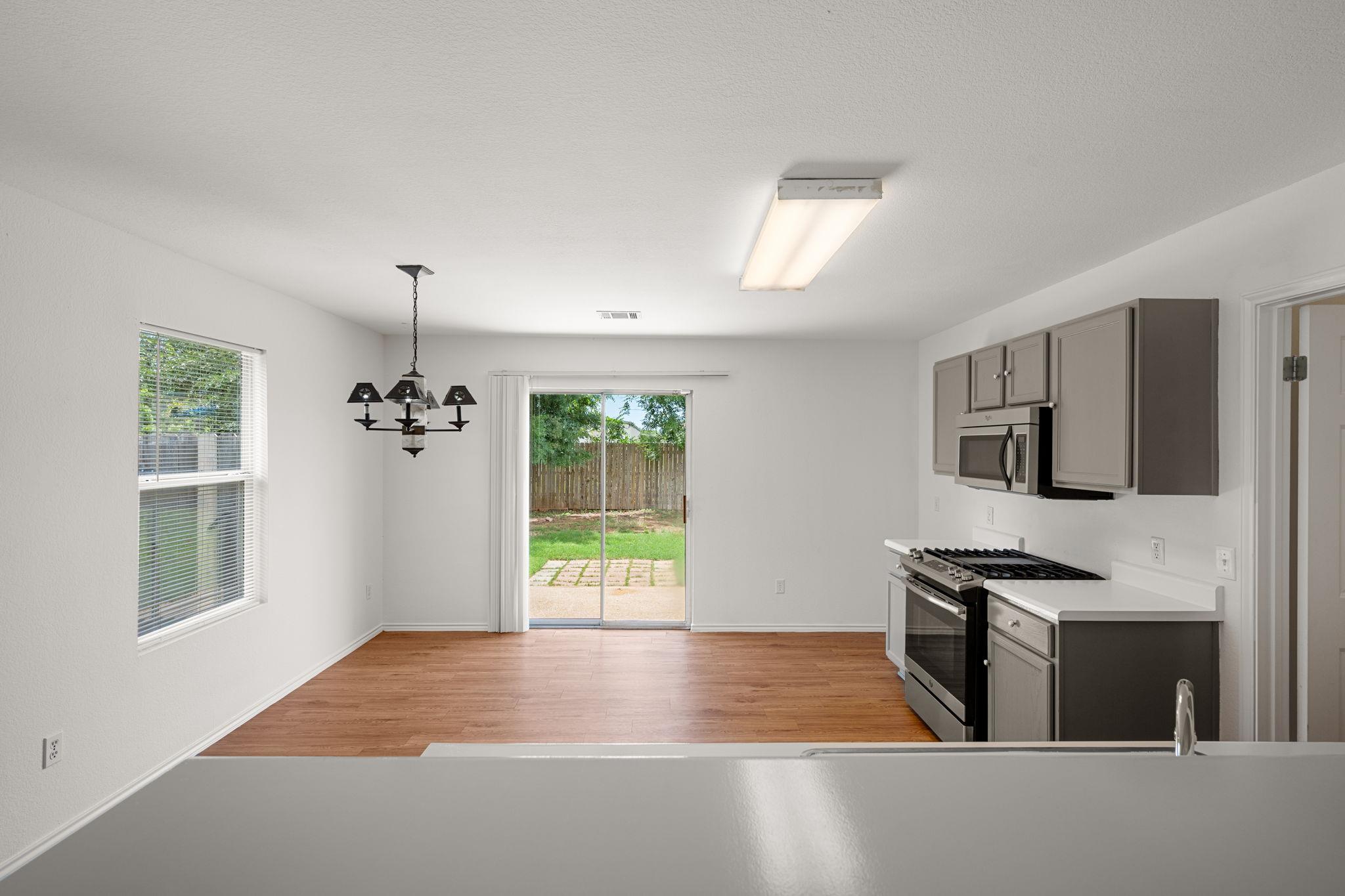 707 Eaglecreek Dr, Leander, TX 78641