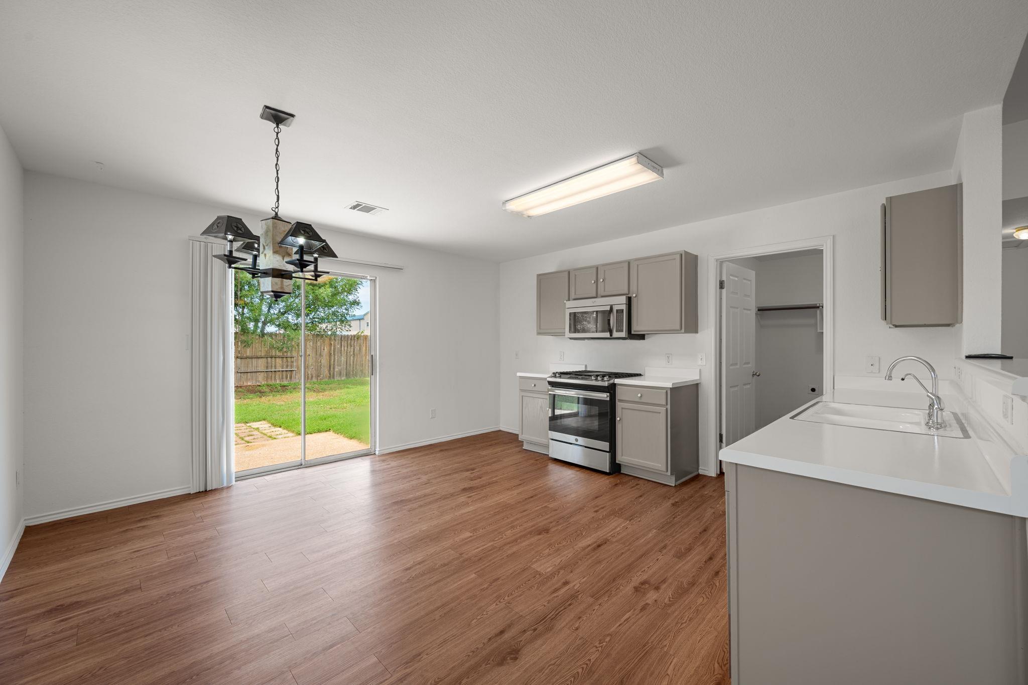 707 Eaglecreek Dr, Leander, TX 78641