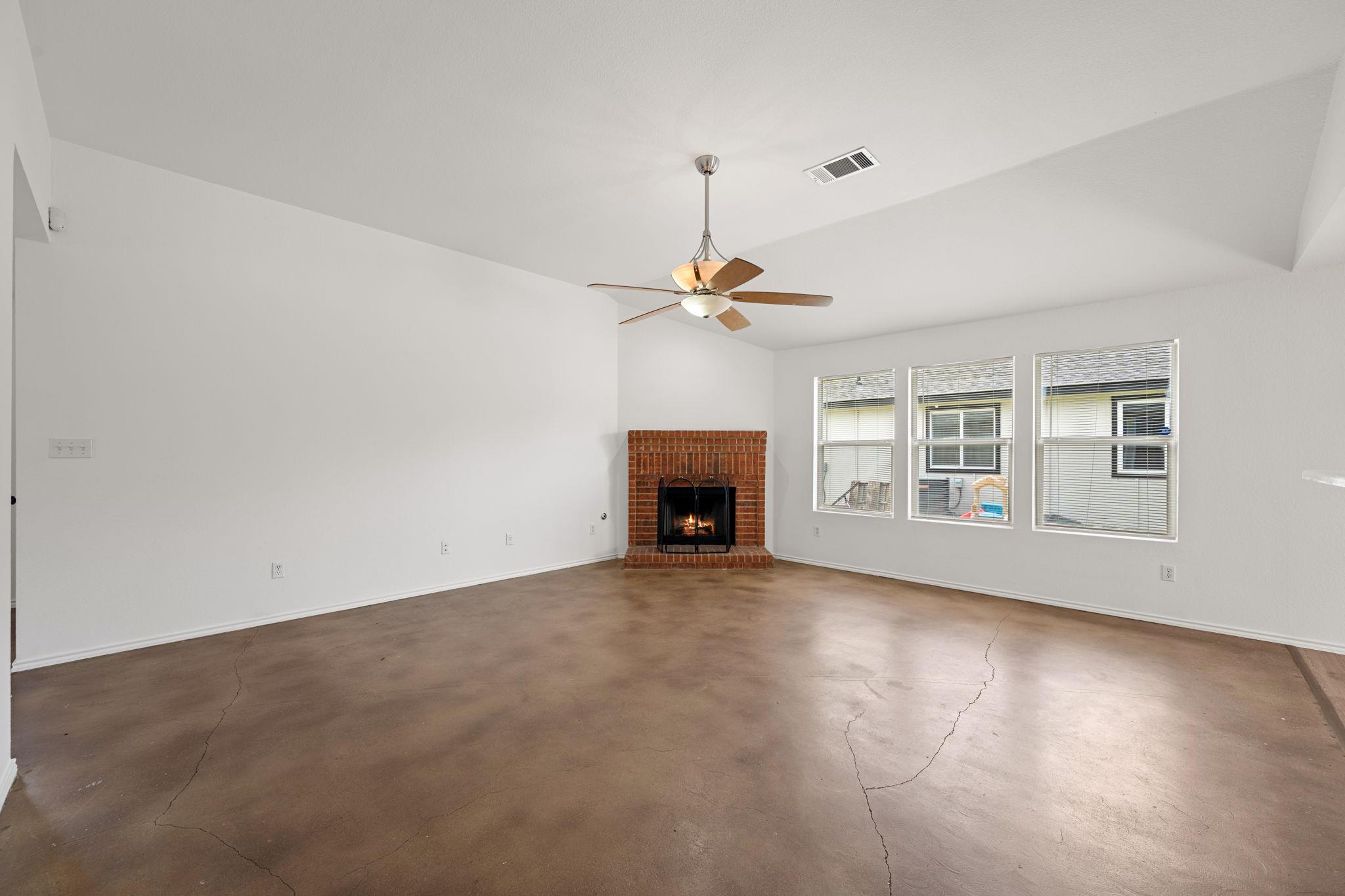 707 Eaglecreek Dr, Leander, TX 78641