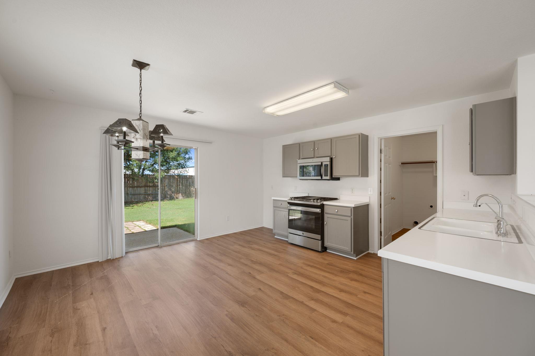 707 Eaglecreek Dr, Leander, TX 78641