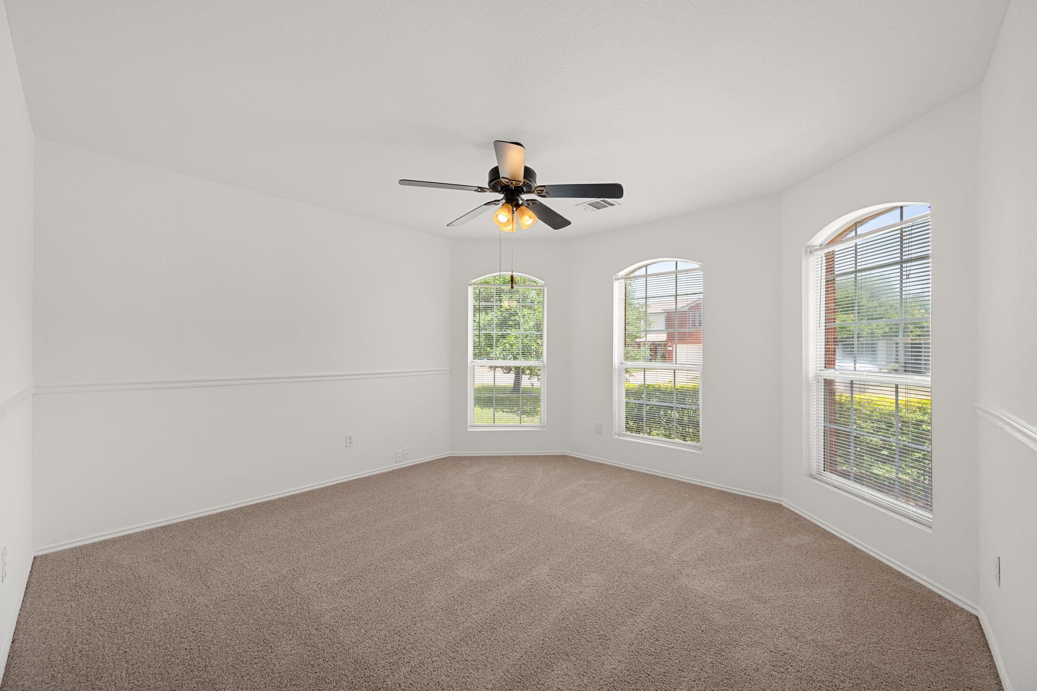 707 Eaglecreek Dr, Leander, TX 78641