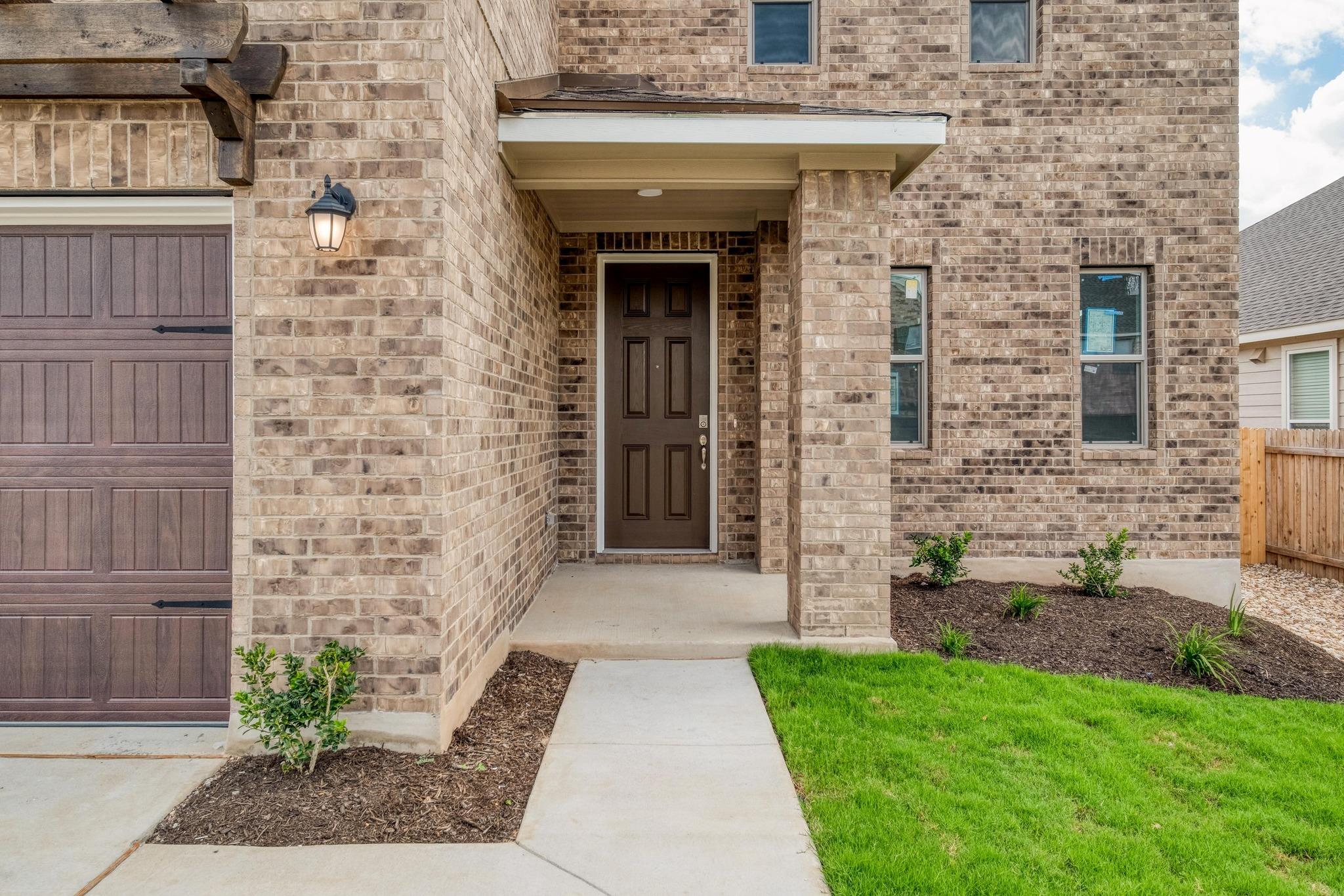 1552 Garlock Dr, Leander, TX 78641