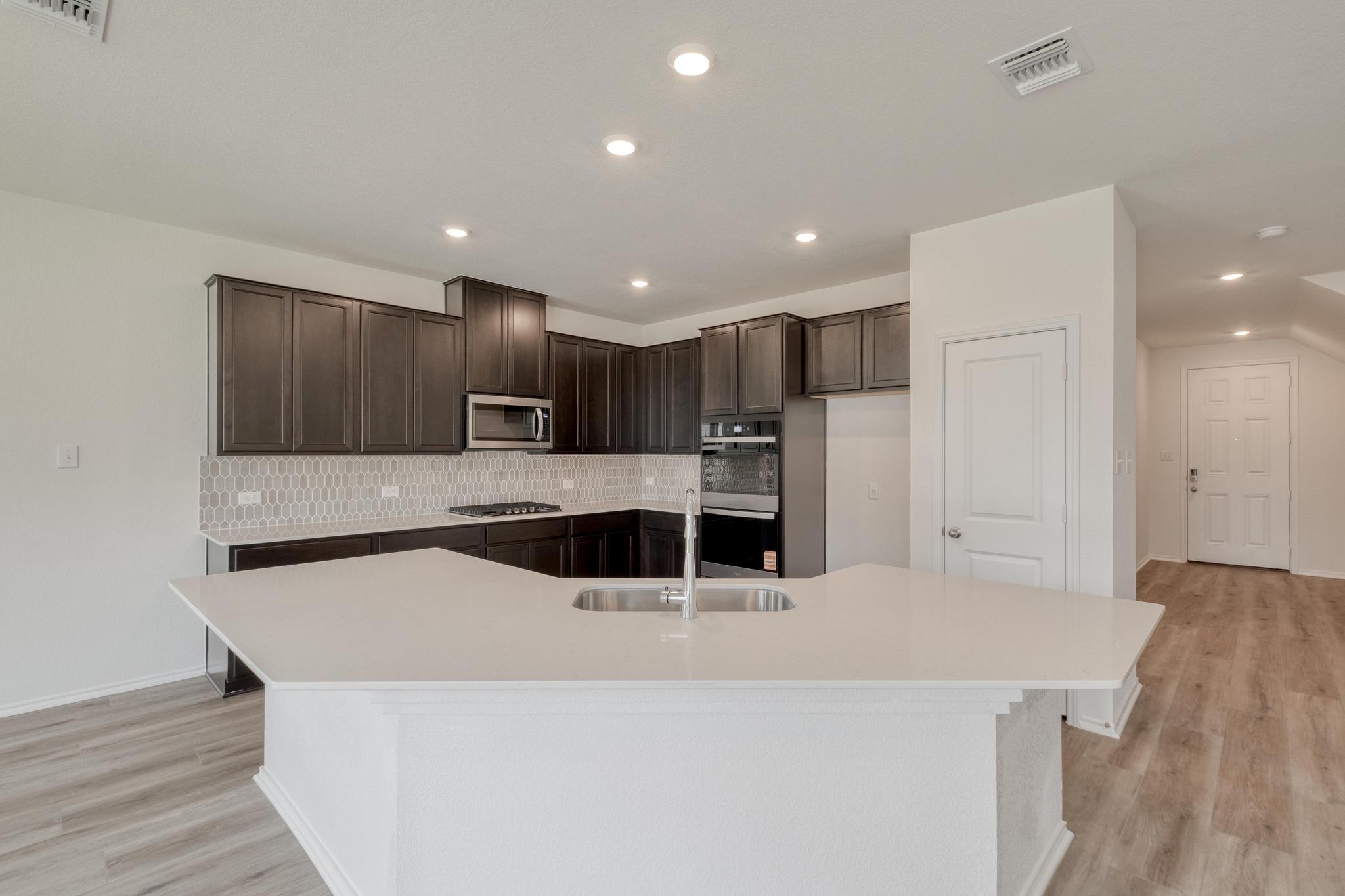 1552 Garlock Dr, Leander, TX 78641