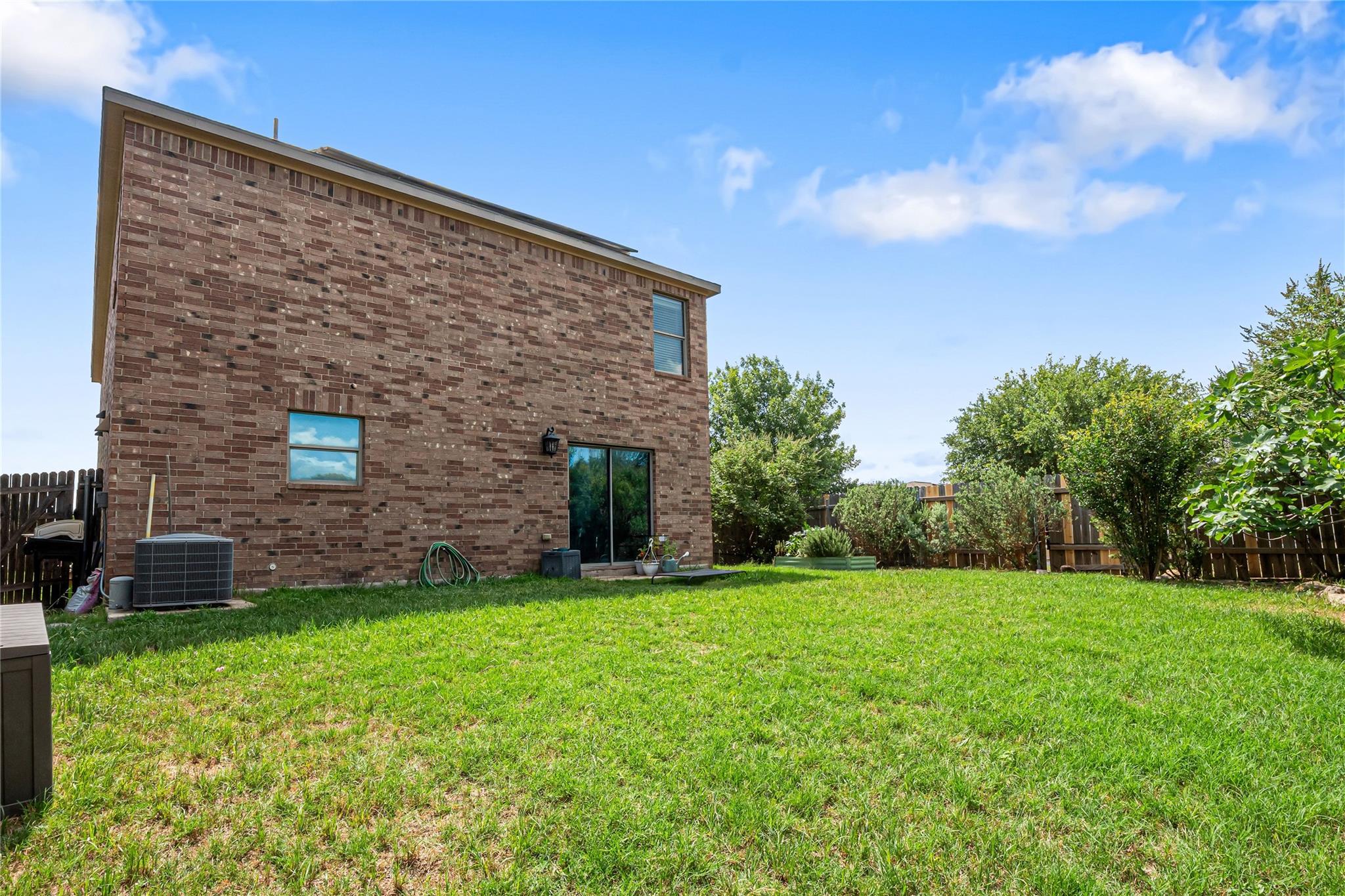 8936 Milton Lease Dr, Austin, TX 78747