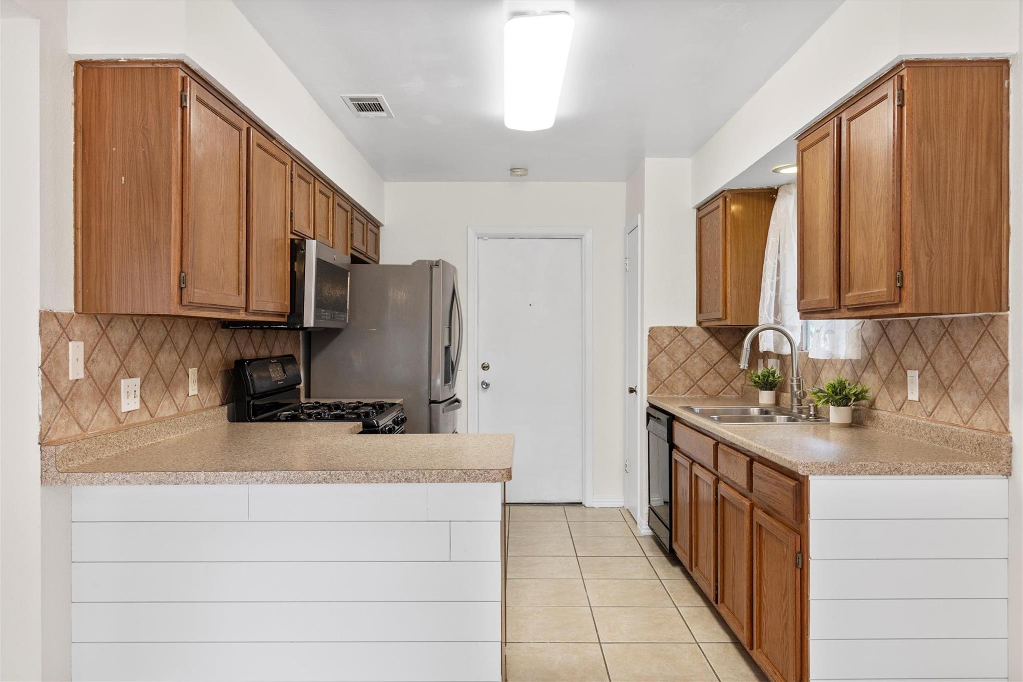 9400 Canus Dr, Austin, TX 78748