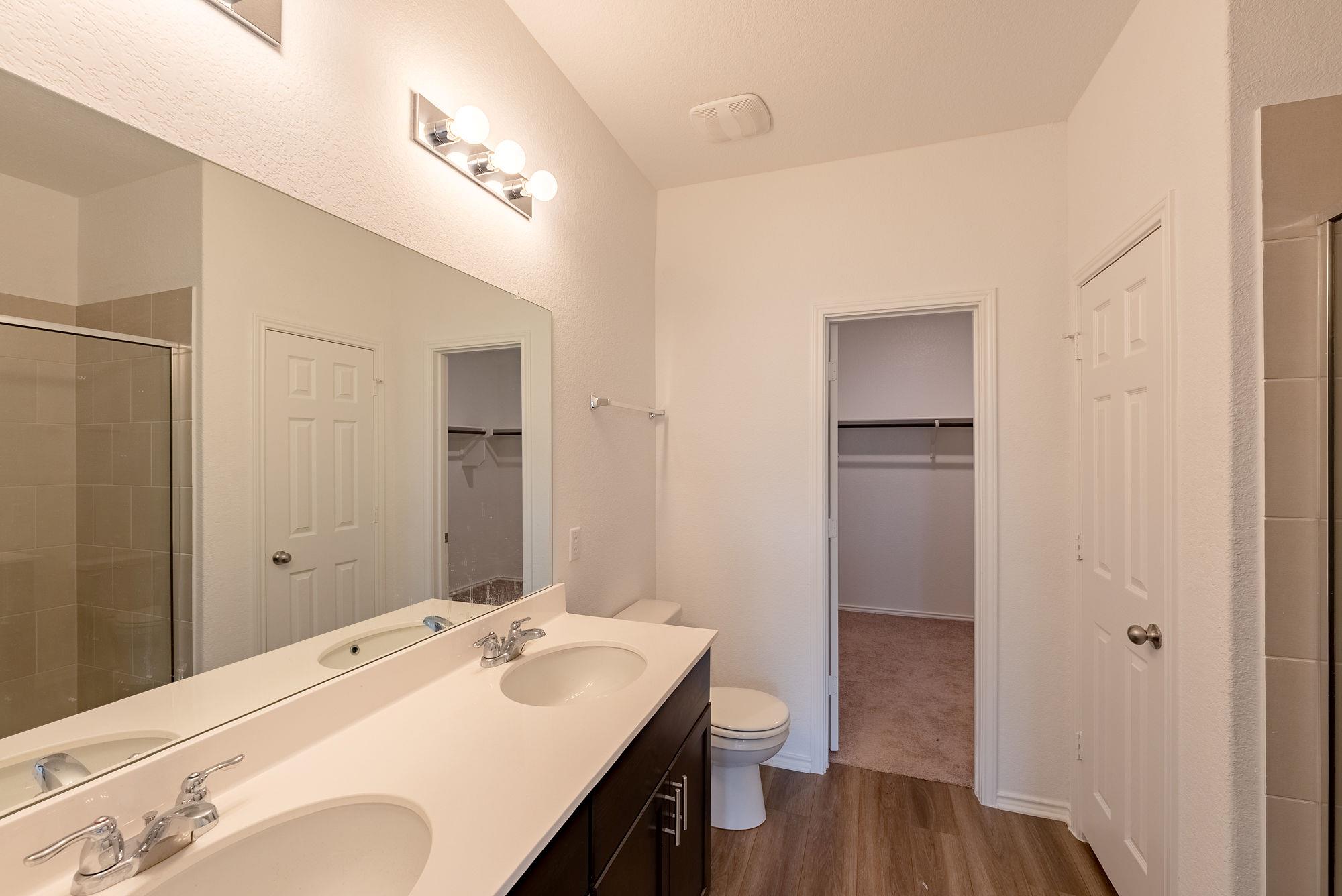 1520 Holly Lake Dr, Leander, TX 78641