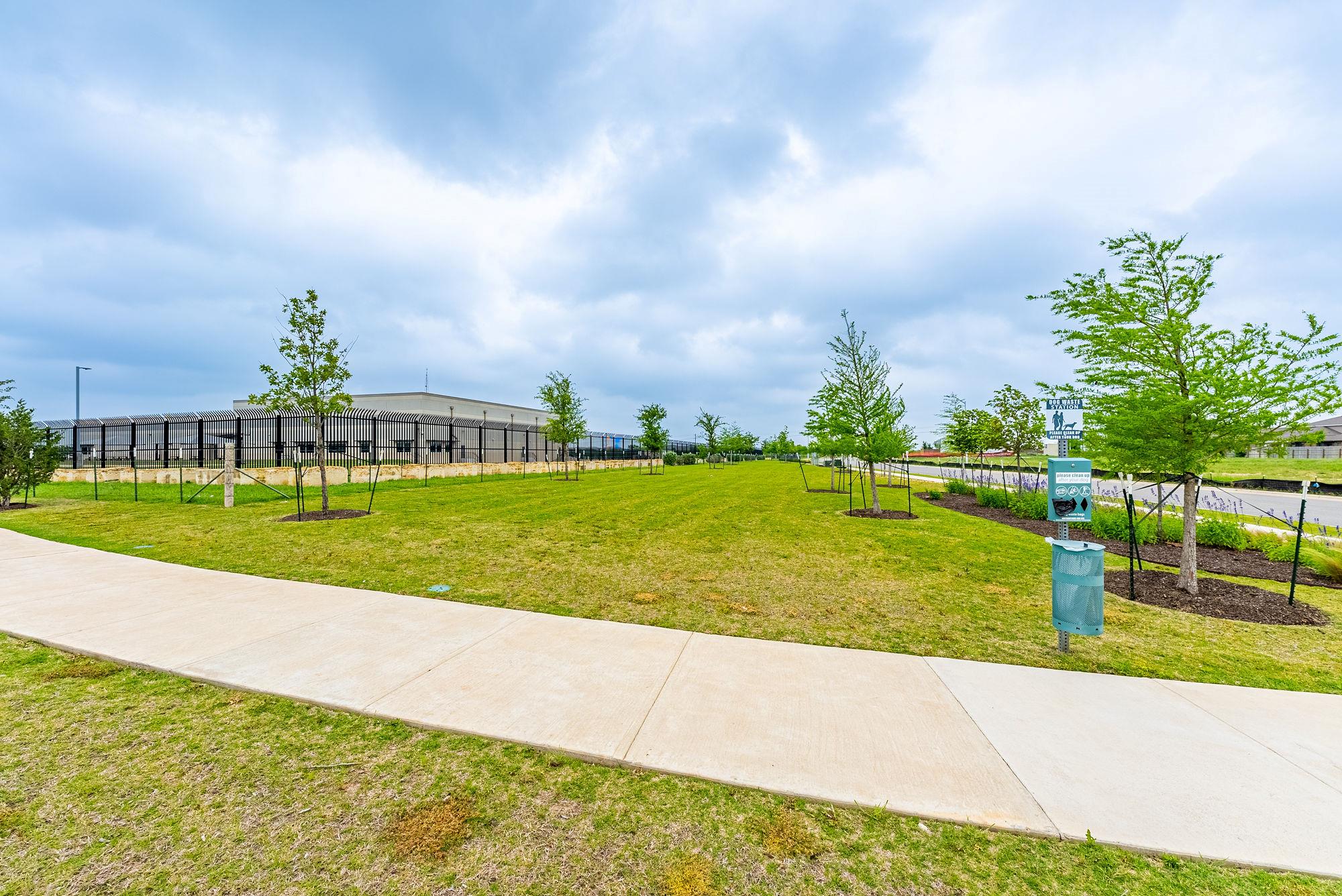 1520 Holly Lake Dr, Leander, TX 78641