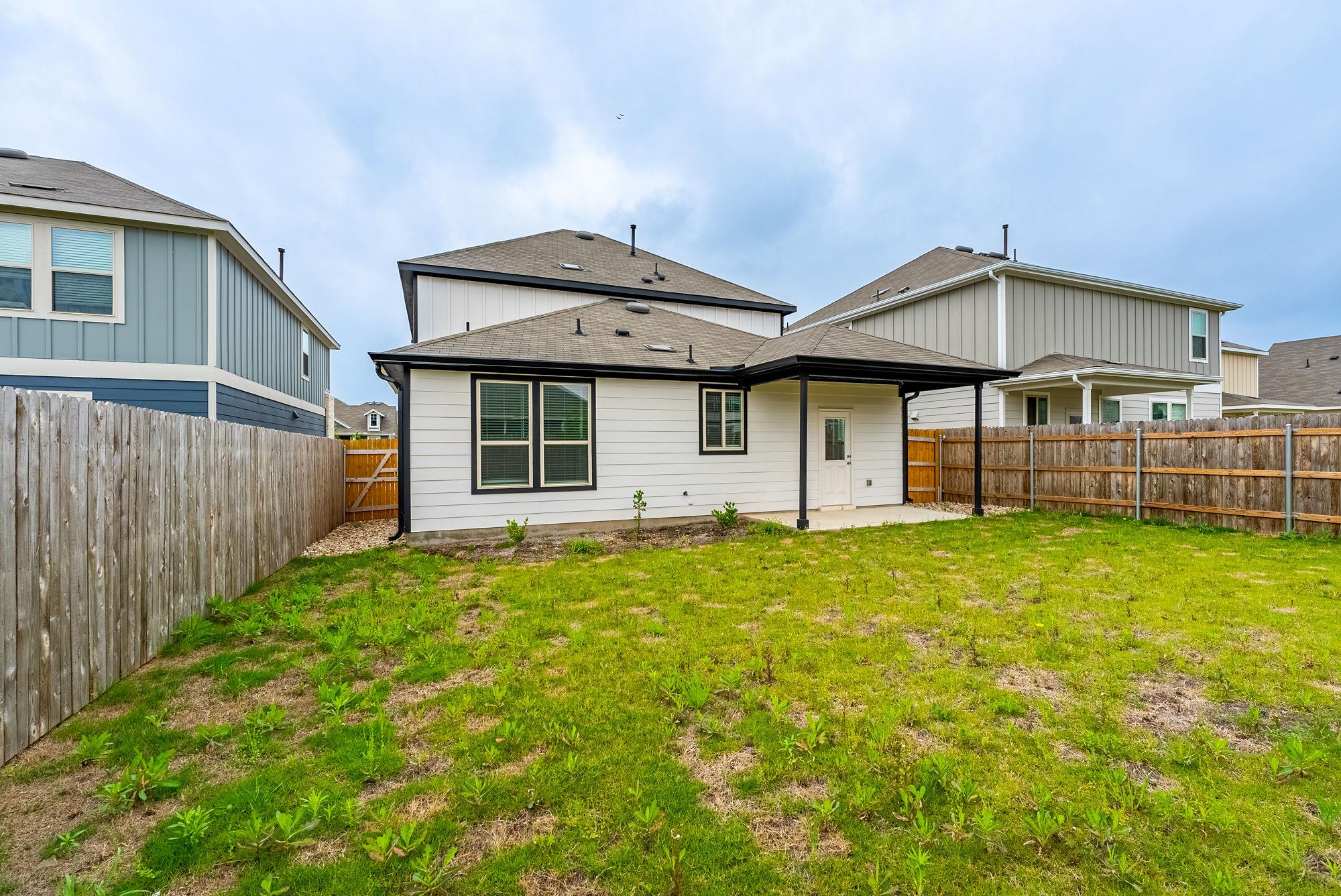 1520 Holly Lake Dr, Leander, TX 78641