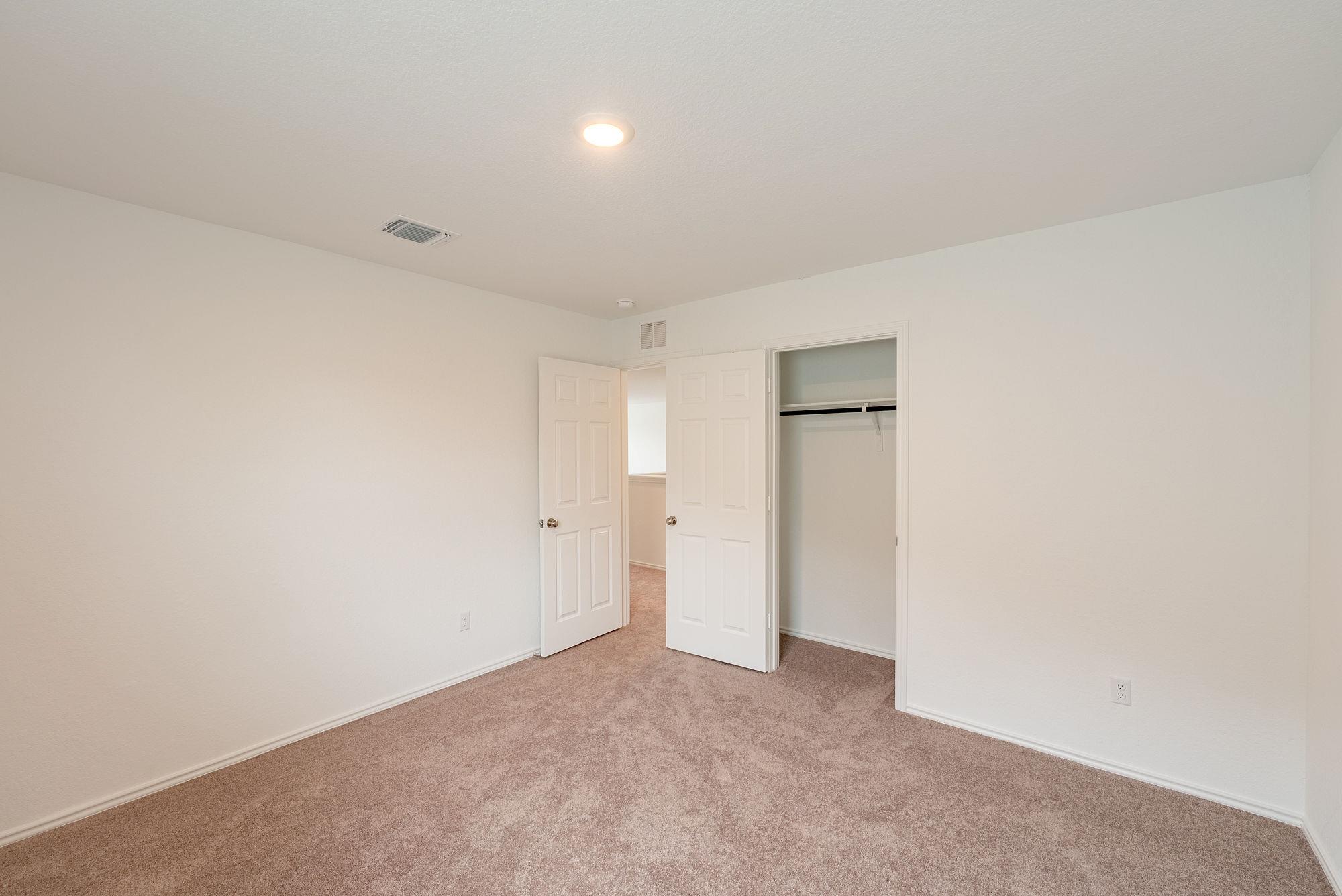 1520 Holly Lake Dr, Leander, TX 78641