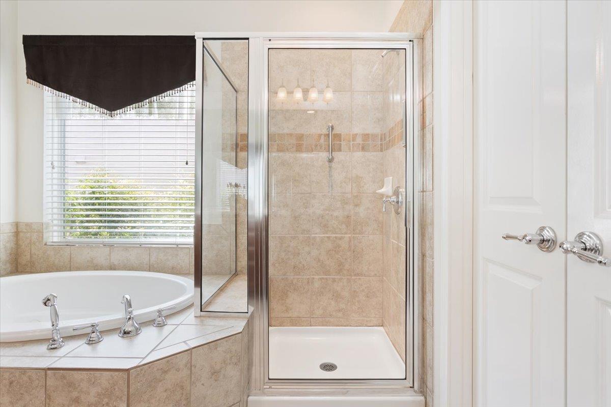 213 Fieldstone Dr, Georgetown, TX 78633