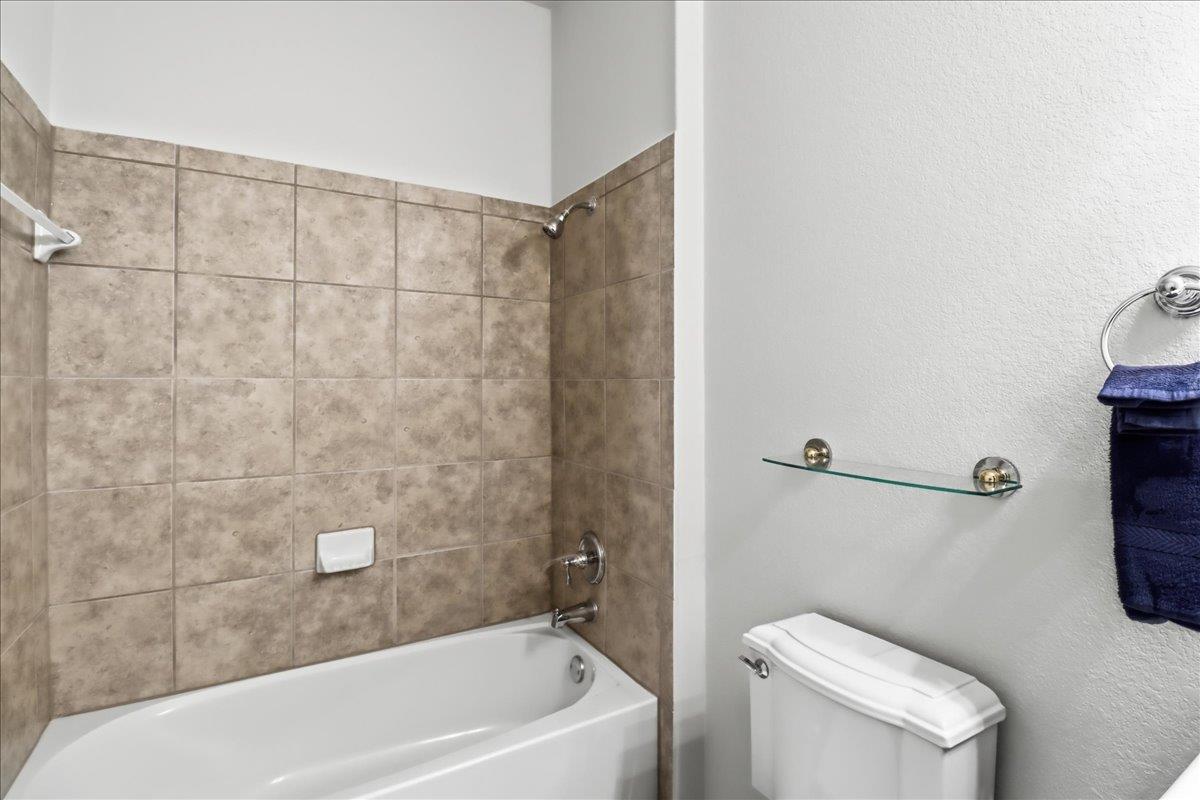 213 Fieldstone Dr, Georgetown, TX 78633