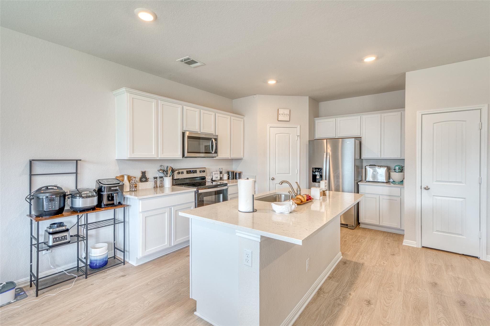 137 Standing Rock Ln, Marble Falls, TX 78654