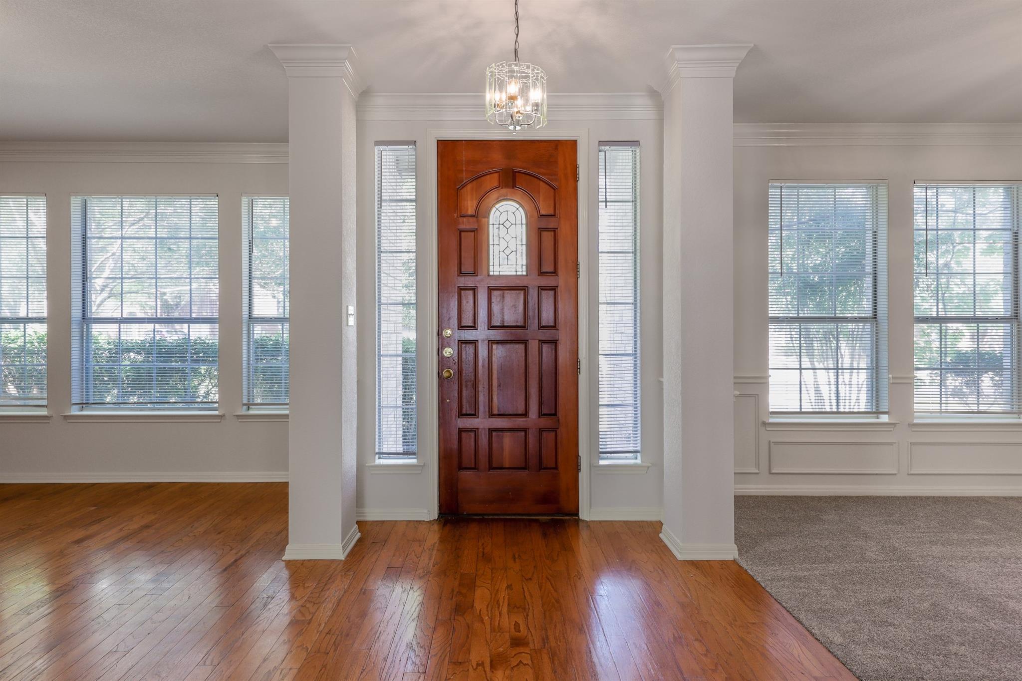 10225 OPEN GATE Dr, Austin, TX 78726