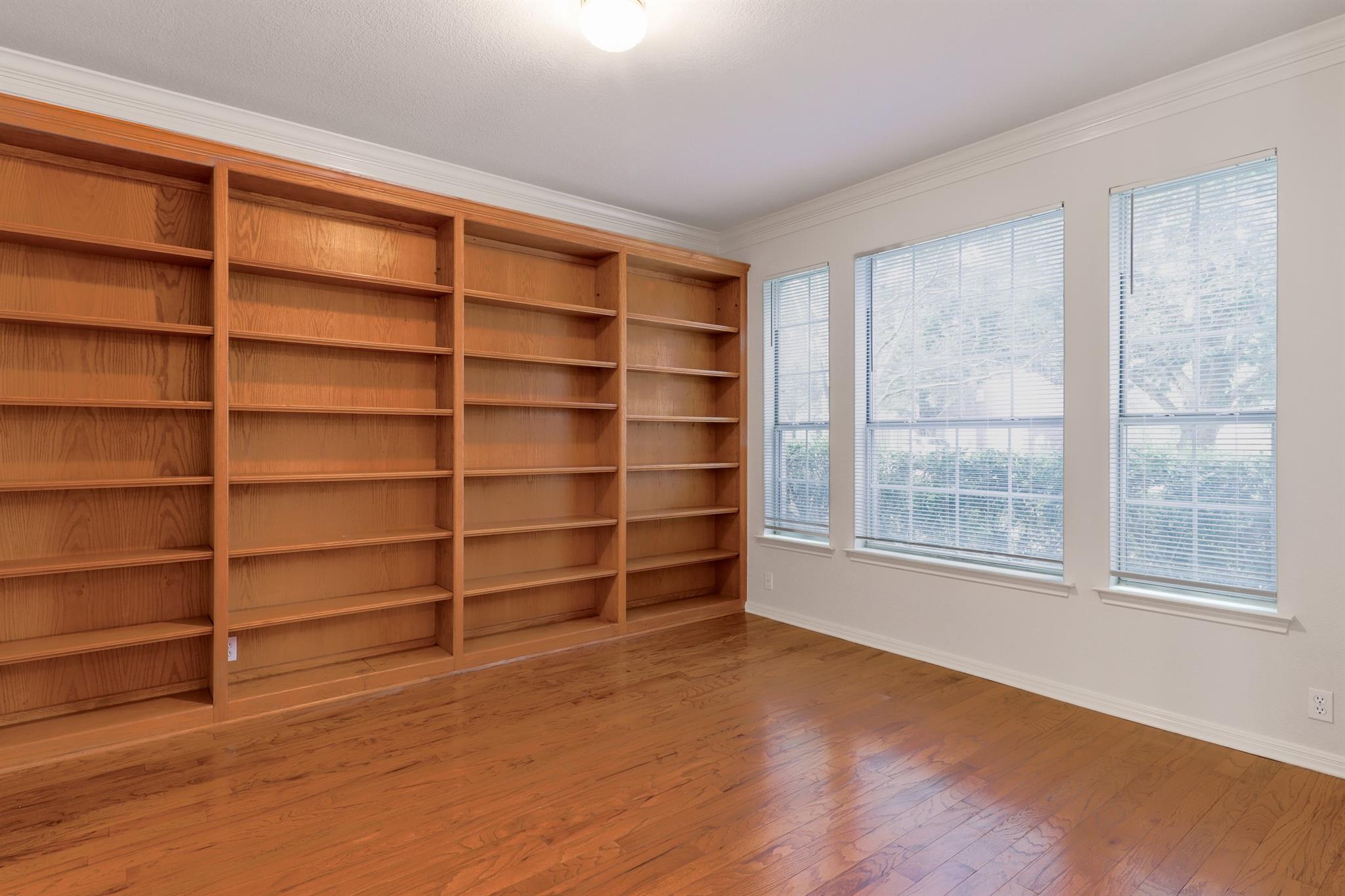 10225 OPEN GATE Dr, Austin, TX 78726