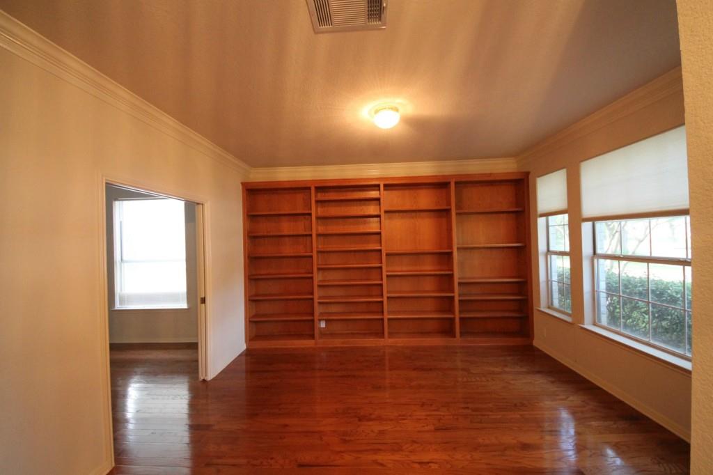 10225 OPEN GATE Dr, Austin, TX 78726