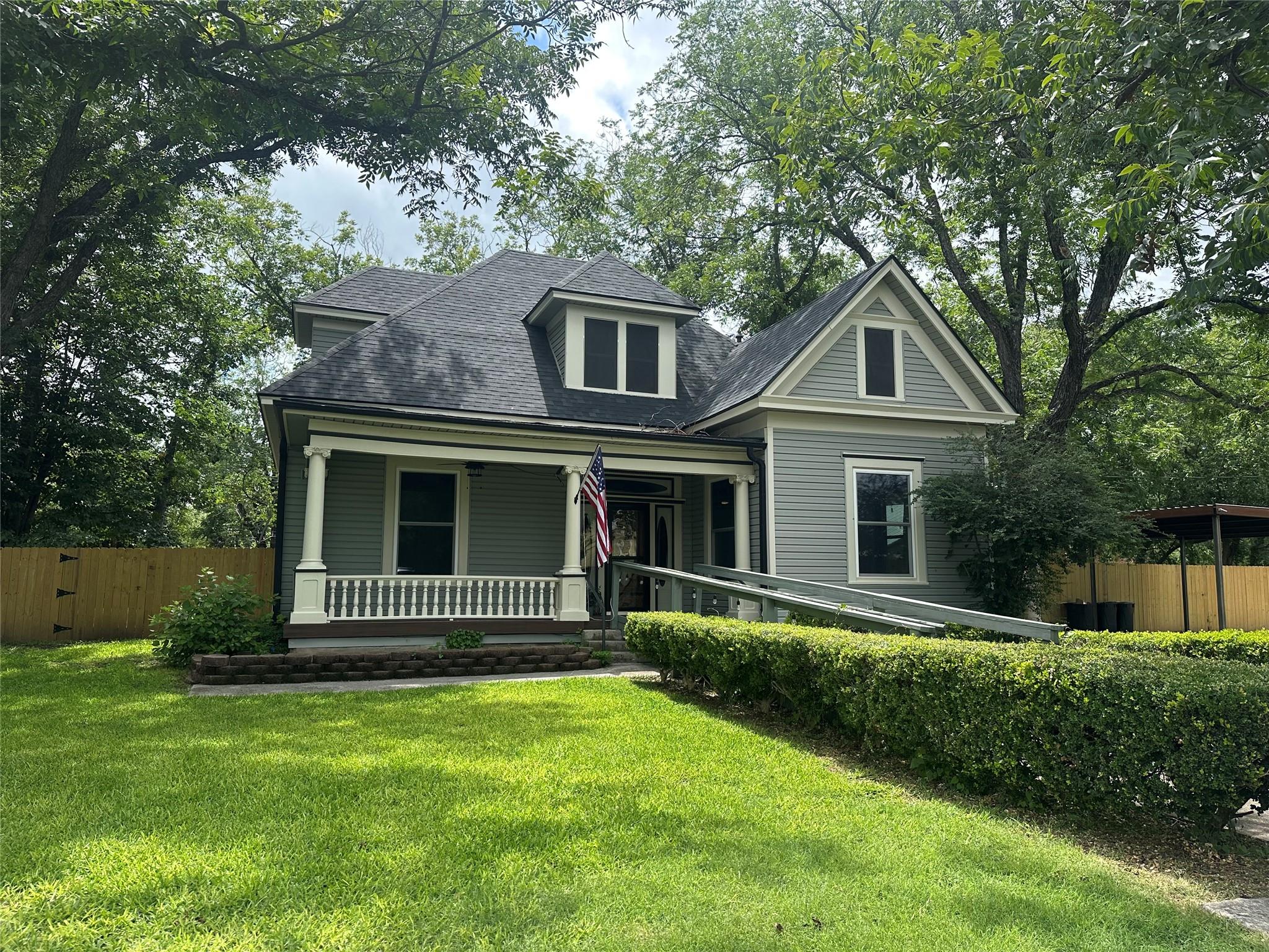508 S Walnut St, Lampasas, TX 76550