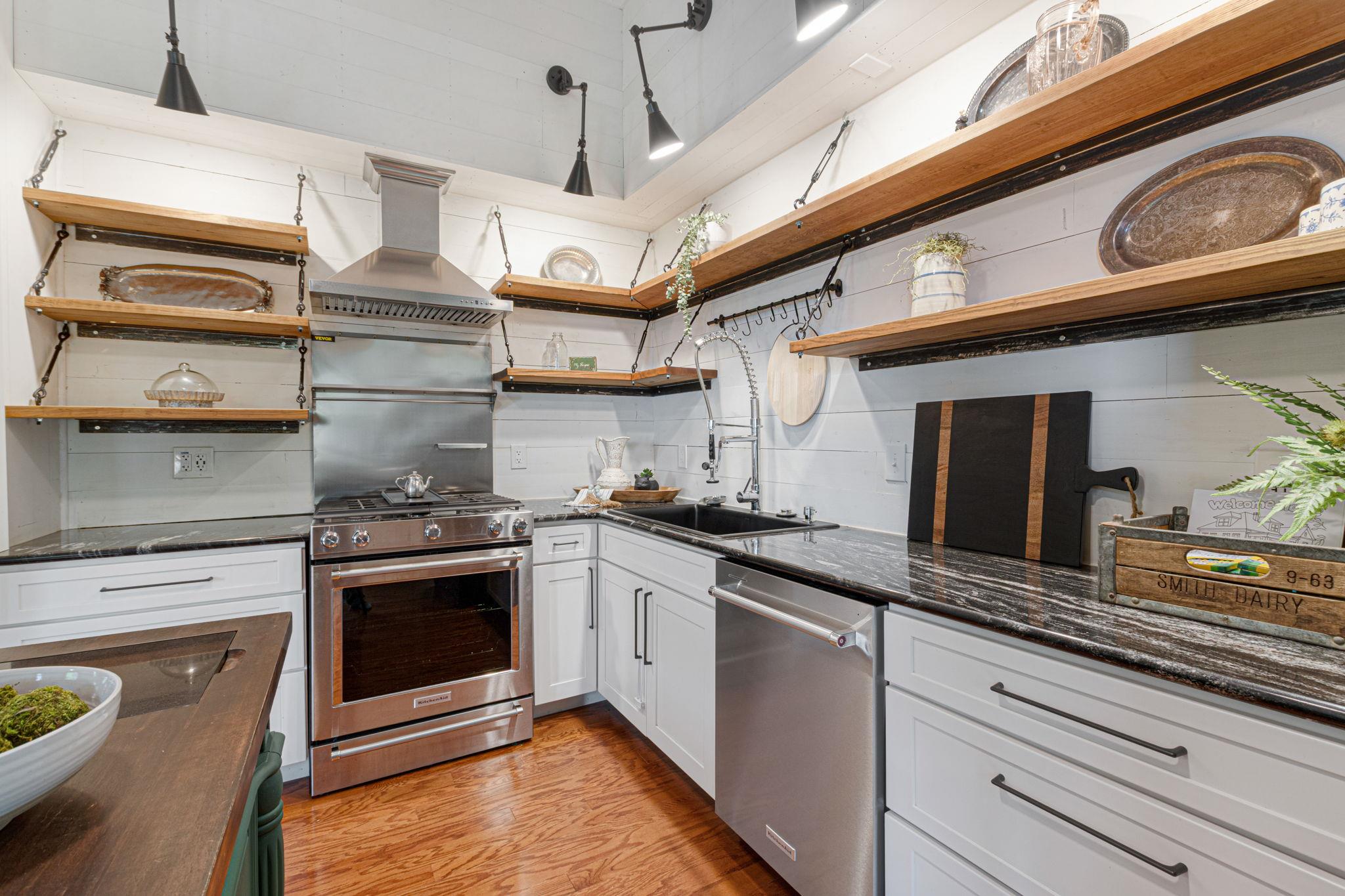 508 S Walnut St, Lampasas, TX 76550