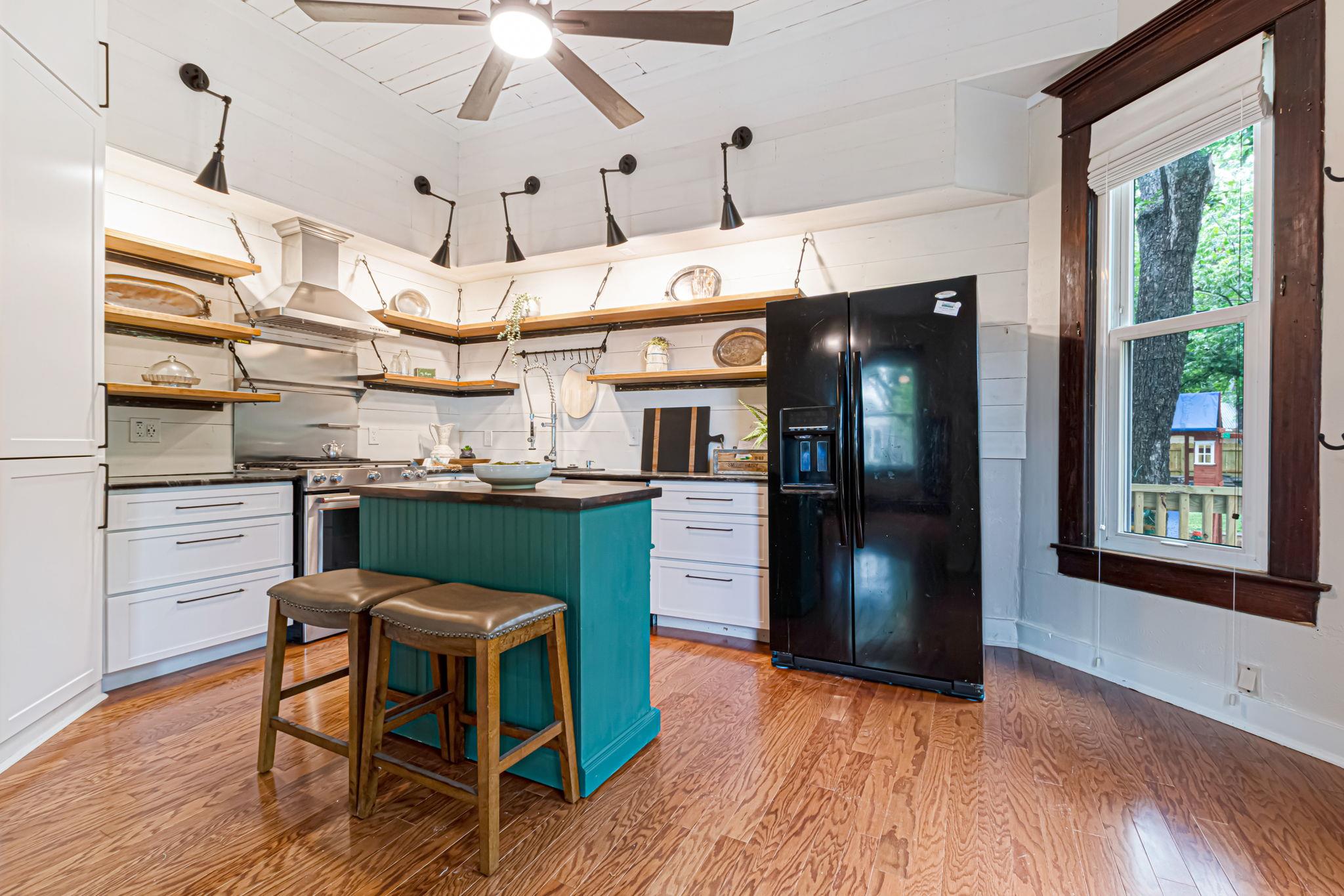 508 S Walnut St, Lampasas, TX 76550