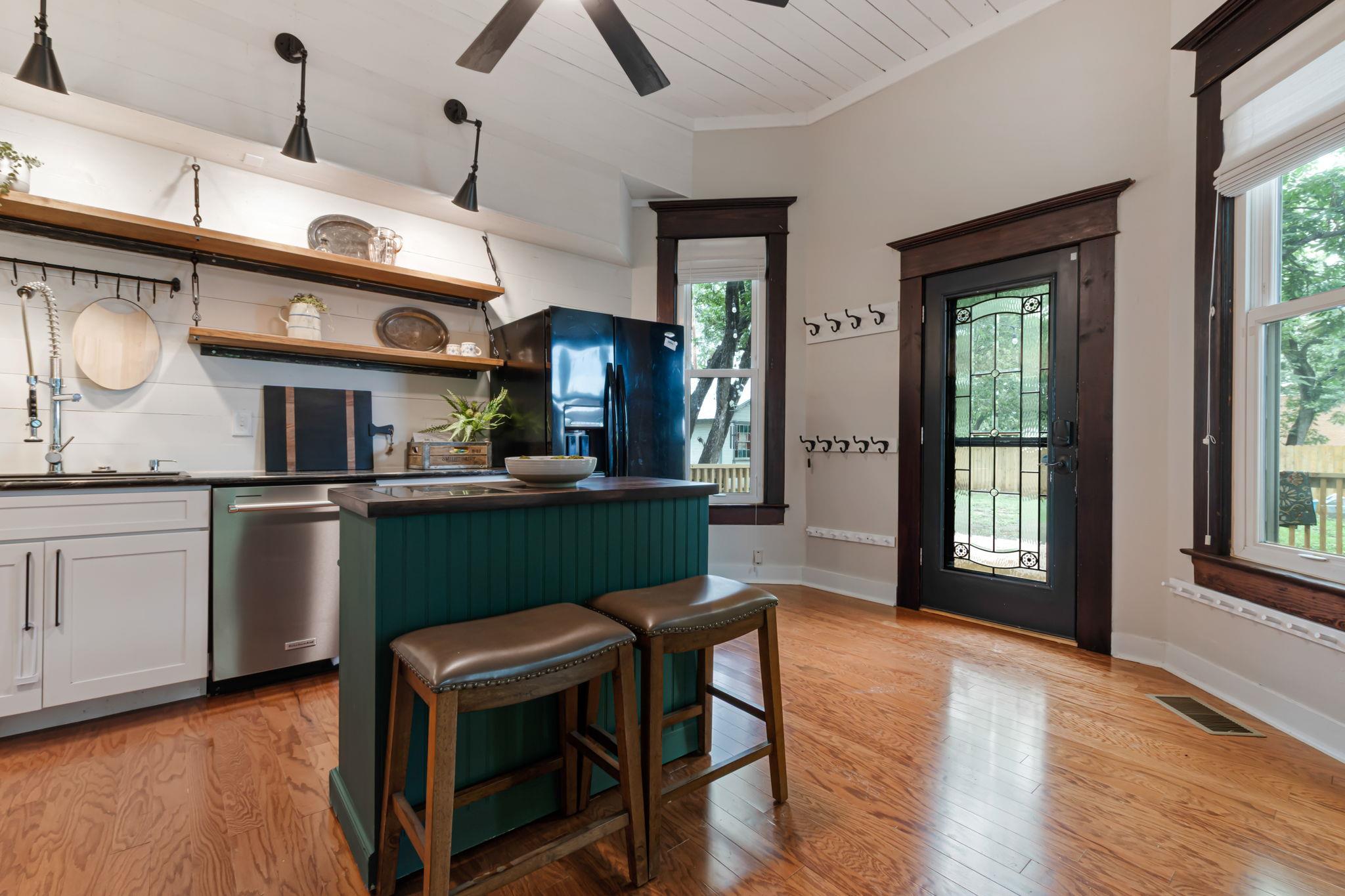 508 S Walnut St, Lampasas, TX 76550