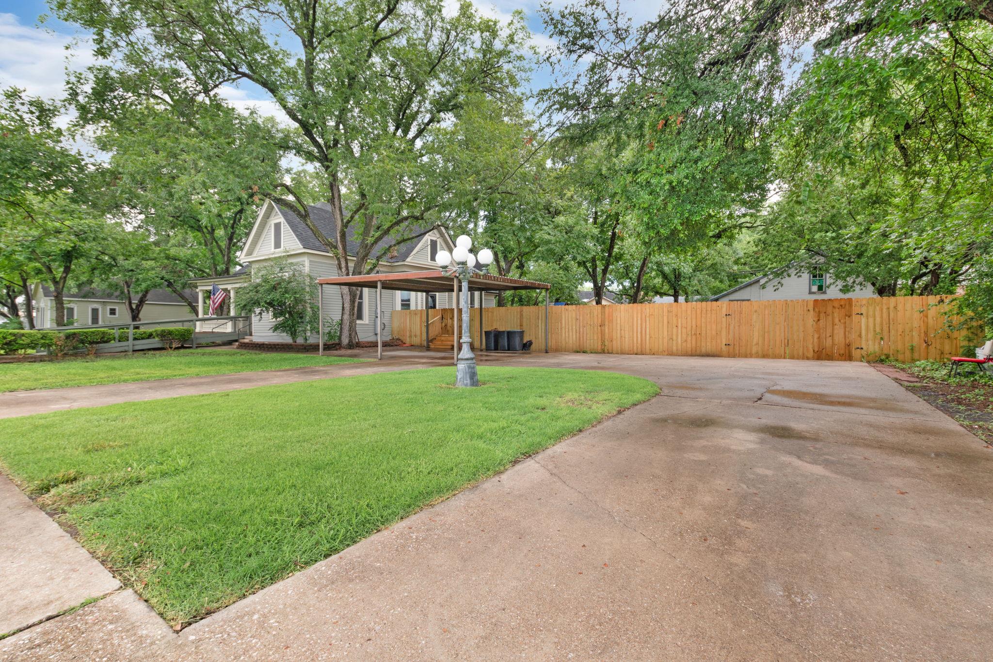 508 S Walnut St, Lampasas, TX 76550