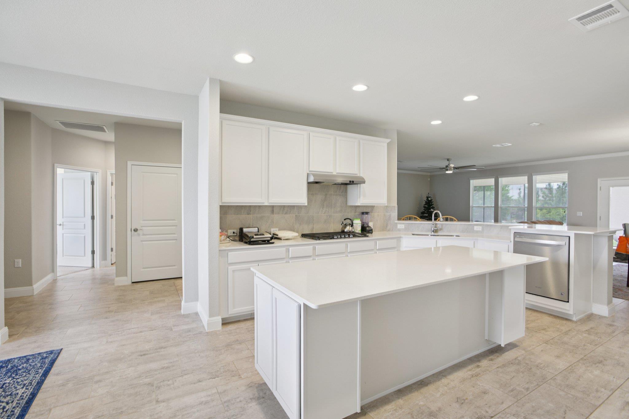 806 Holiday Creek Ln, Georgetown, TX 78633