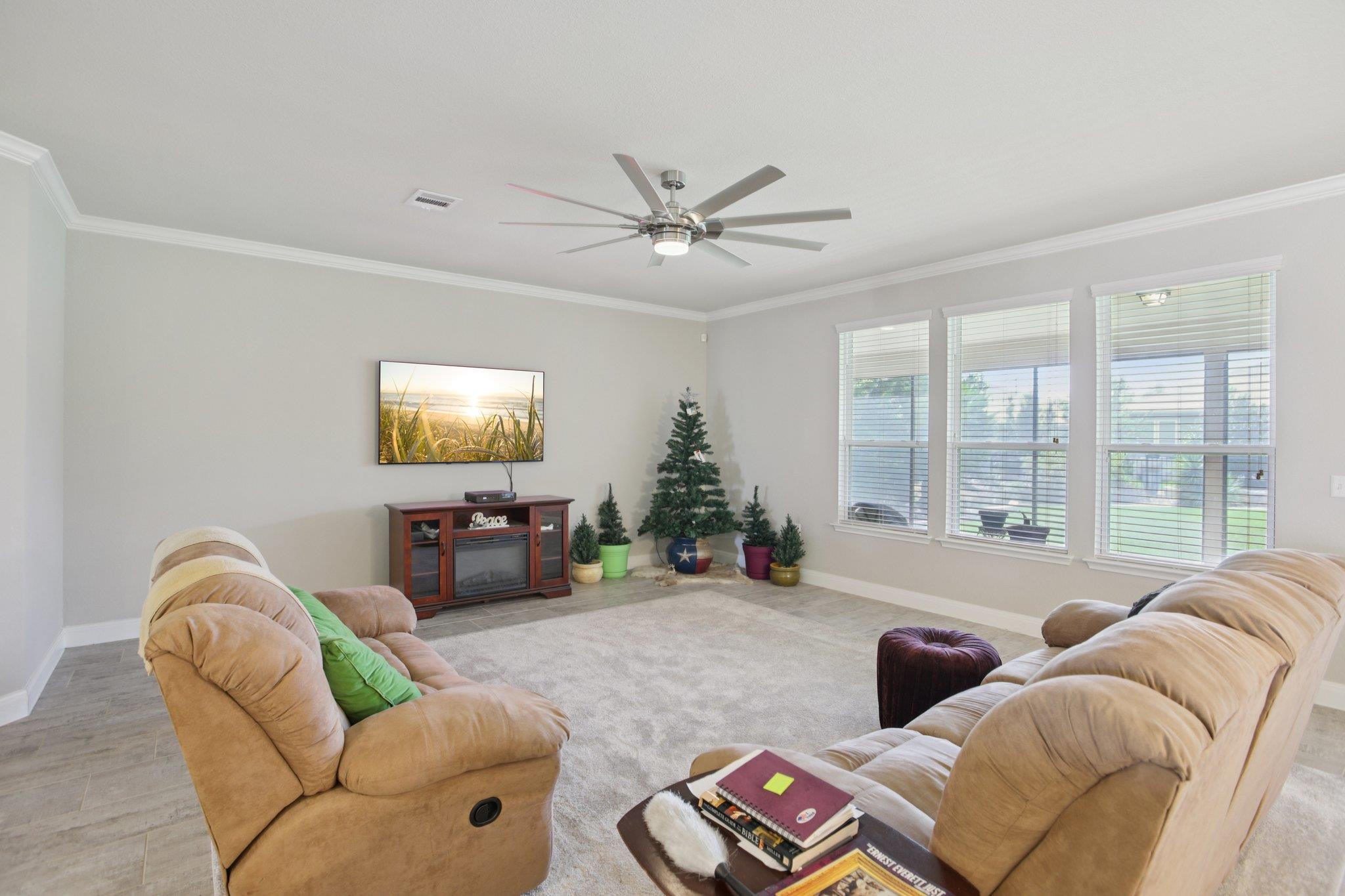 806 Holiday Creek Ln, Georgetown, TX 78633