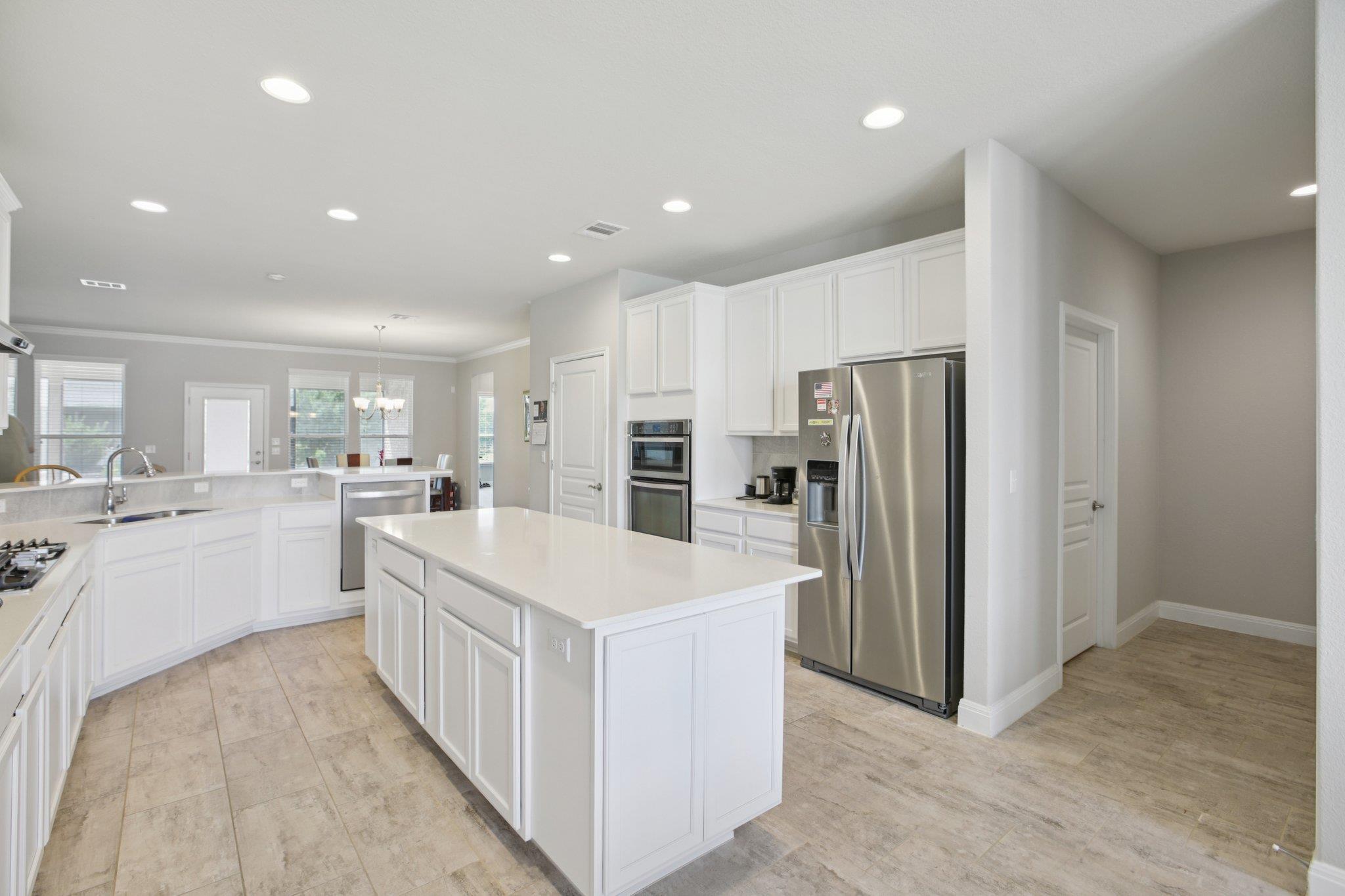 806 Holiday Creek Ln, Georgetown, TX 78633