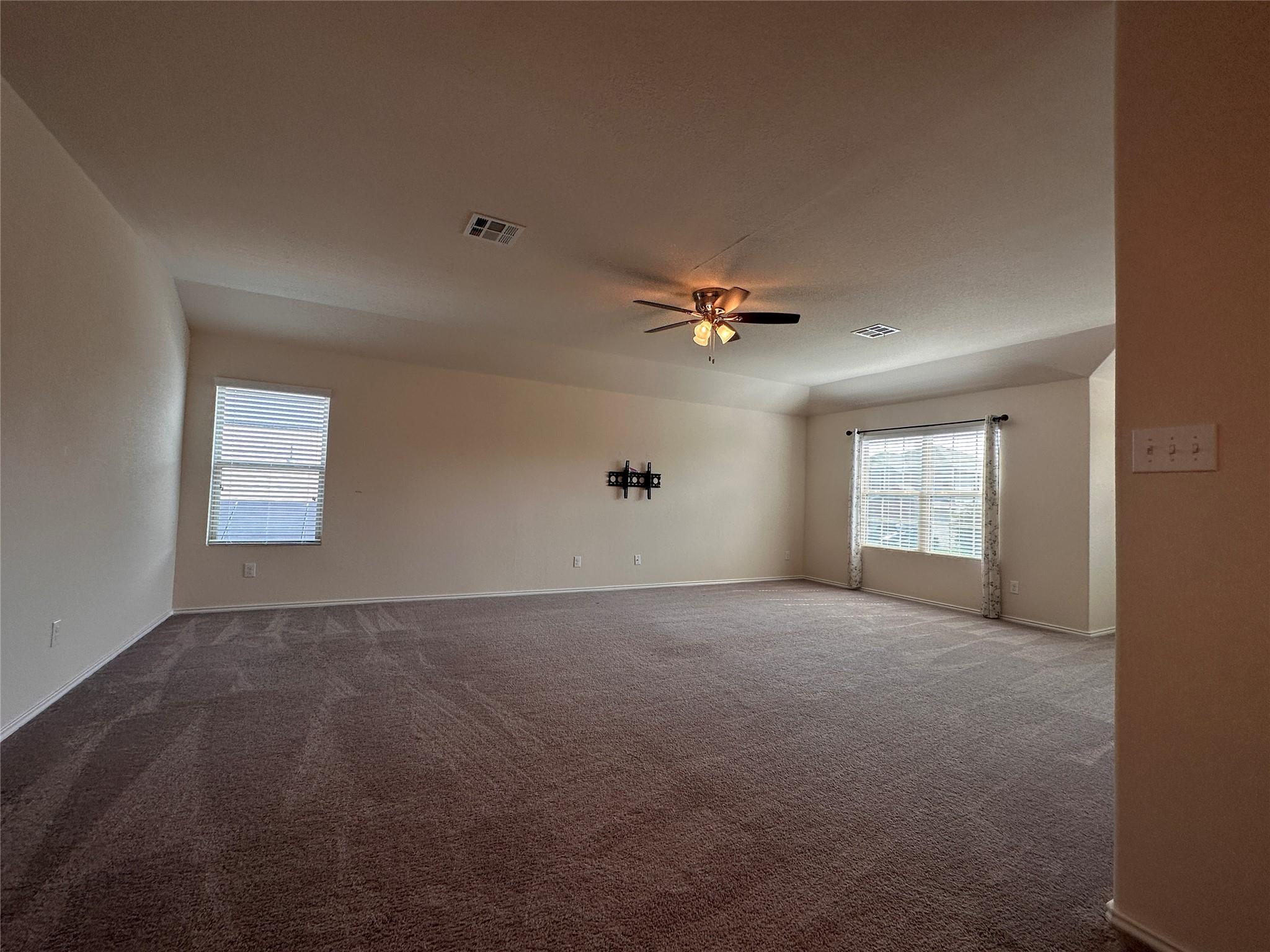 148 Ammonite Ln, Jarrell, TX 76537