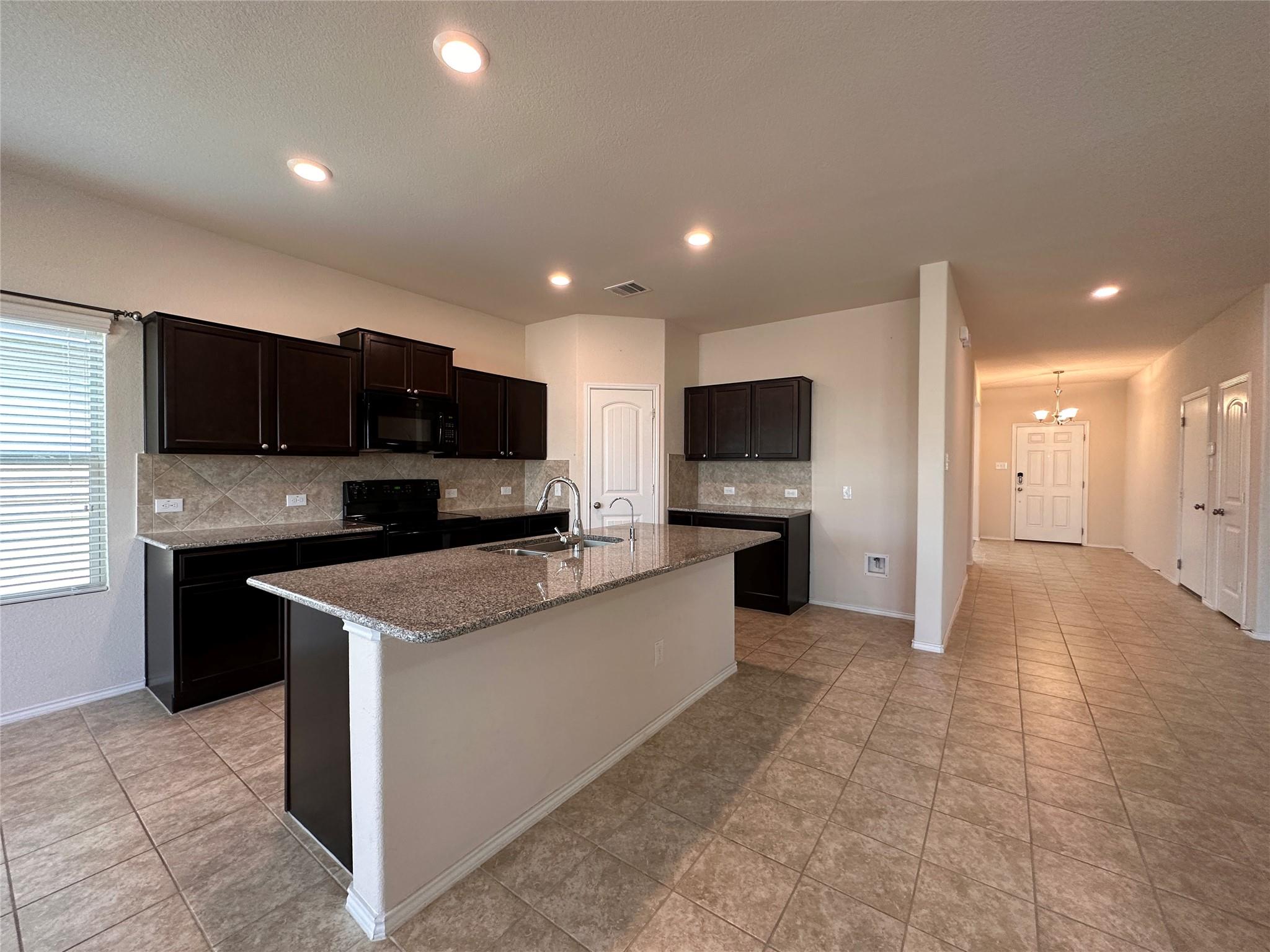 148 Ammonite Ln, Jarrell, TX 76537