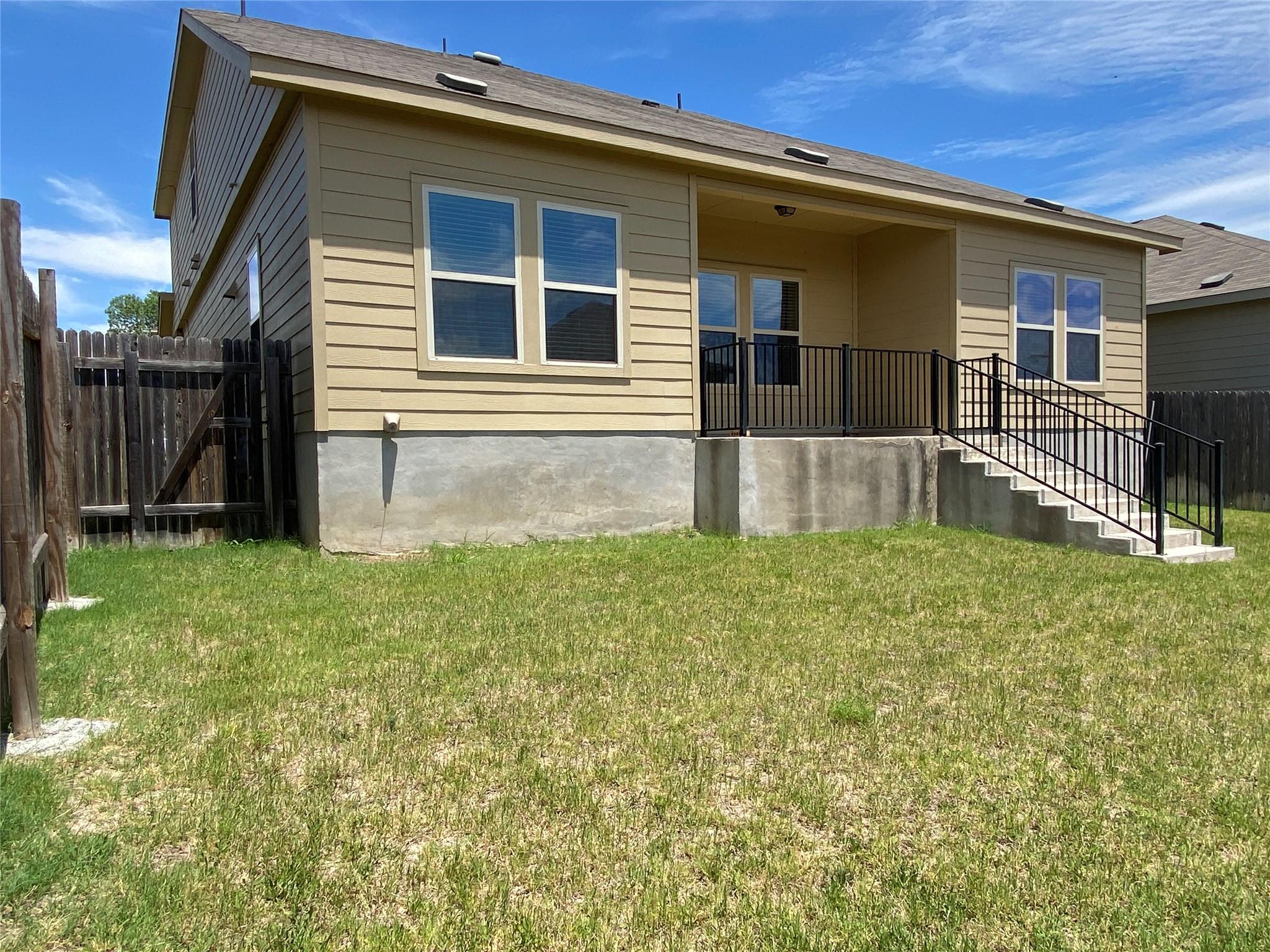 148 Ammonite Ln, Jarrell, TX 76537