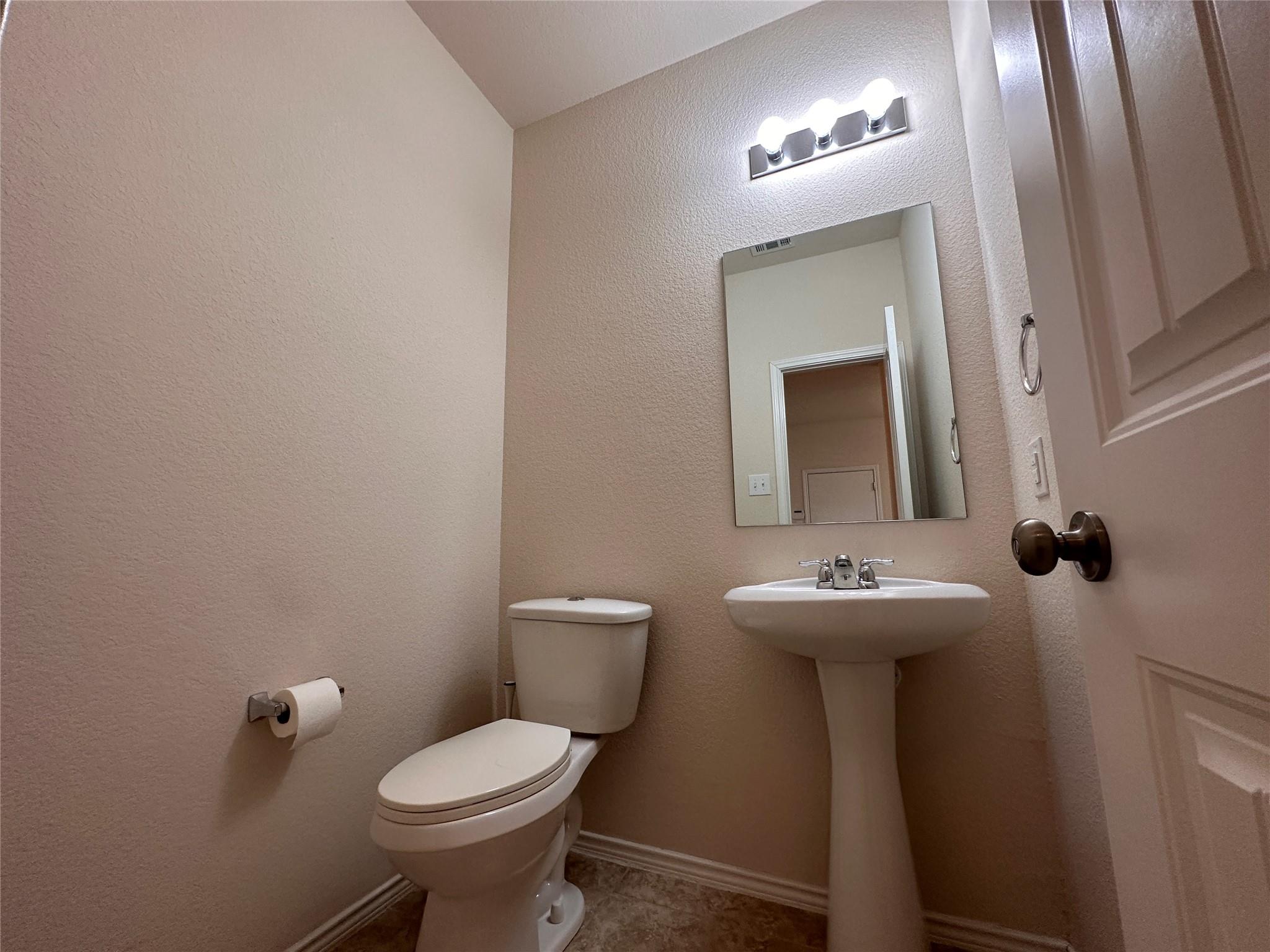 148 Ammonite Ln, Jarrell, TX 76537