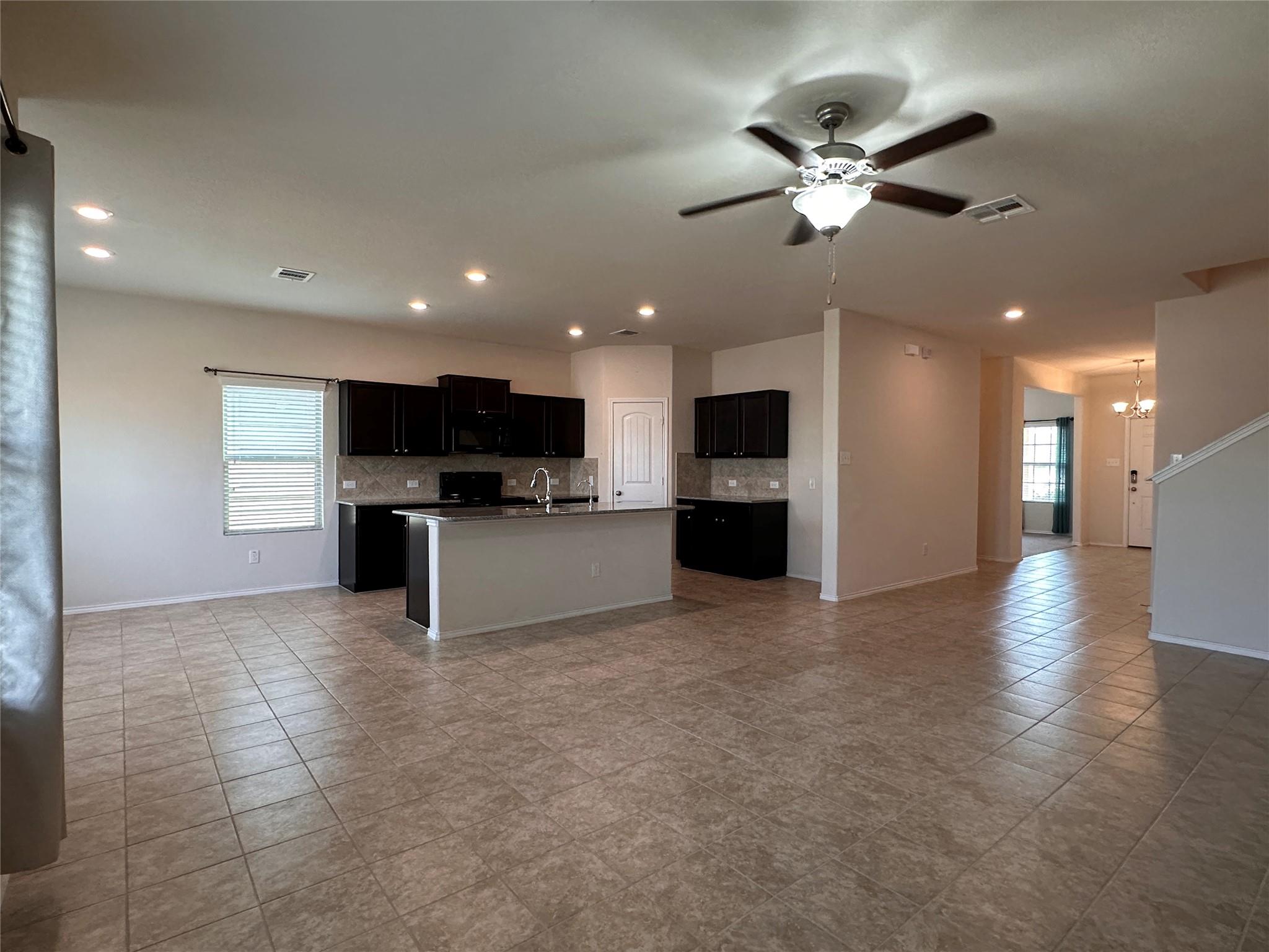 148 Ammonite Ln, Jarrell, TX 76537