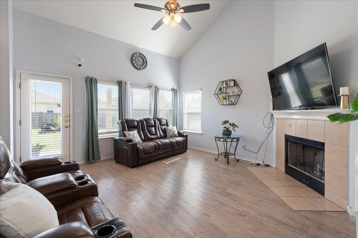 114 Brown St Sta, Hutto, TX 78634